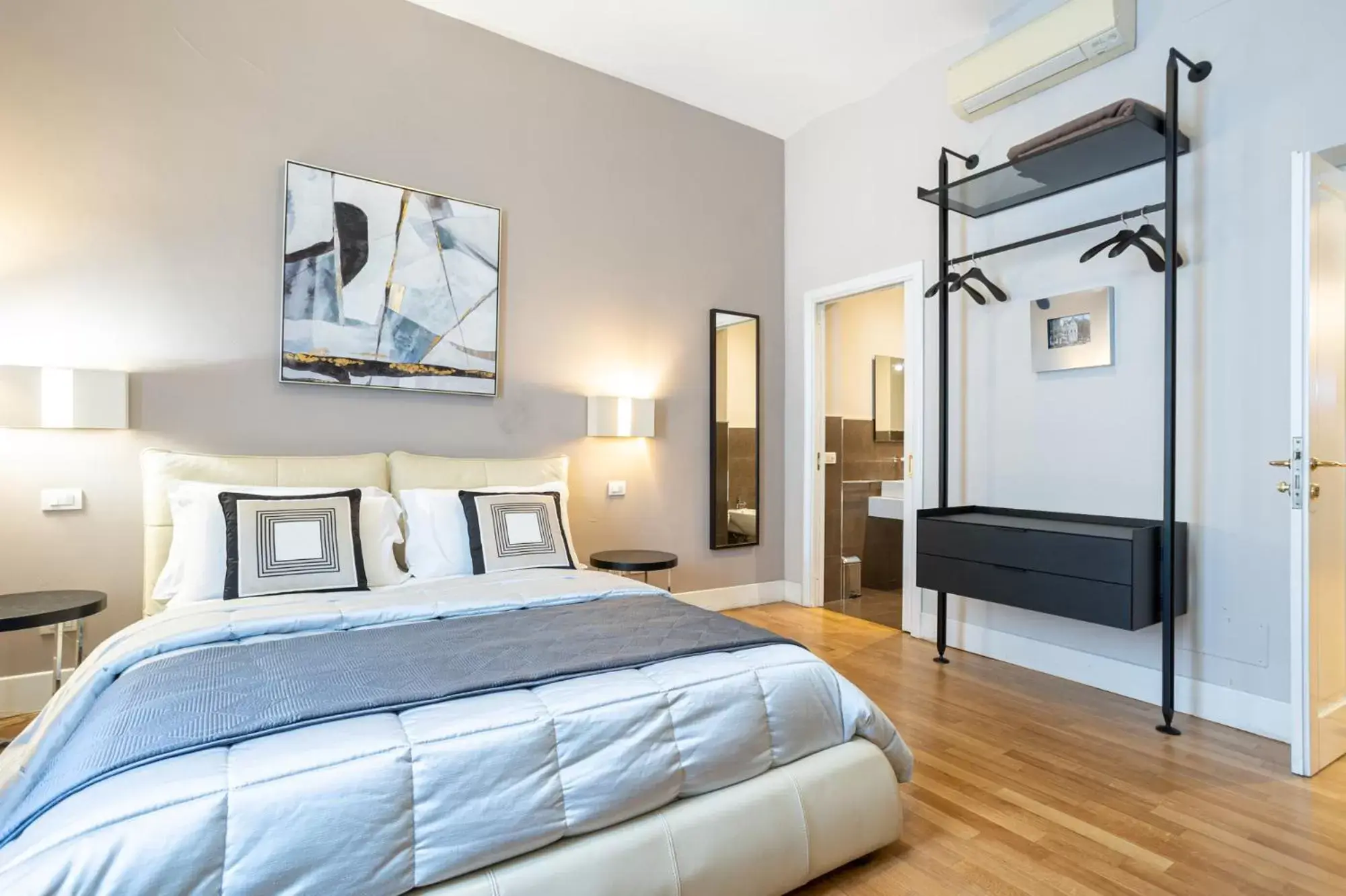 Bedroom, Bed in Cardilli Luxury Rooms