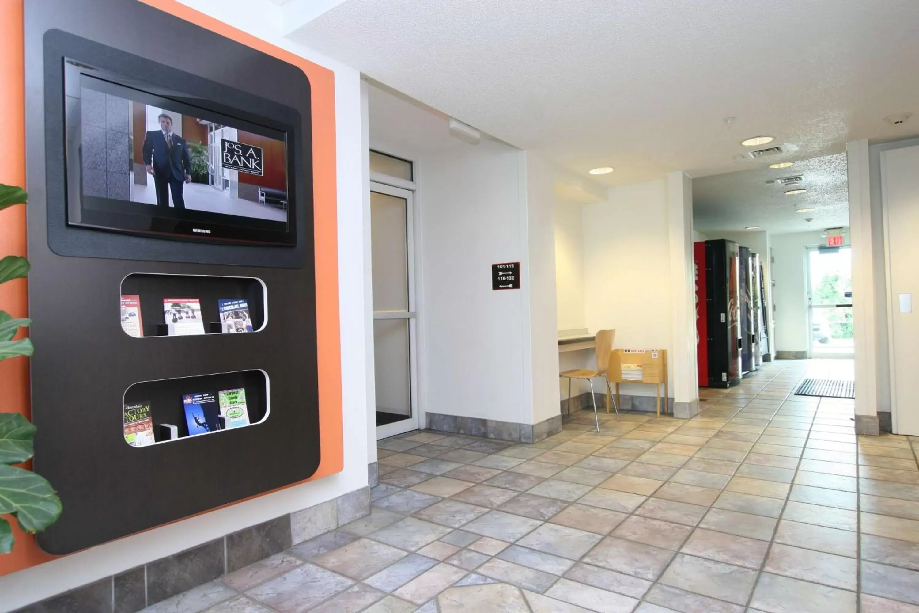 TV and multimedia, Lobby/Reception in Motel 6-Colchester, VT - Burlington