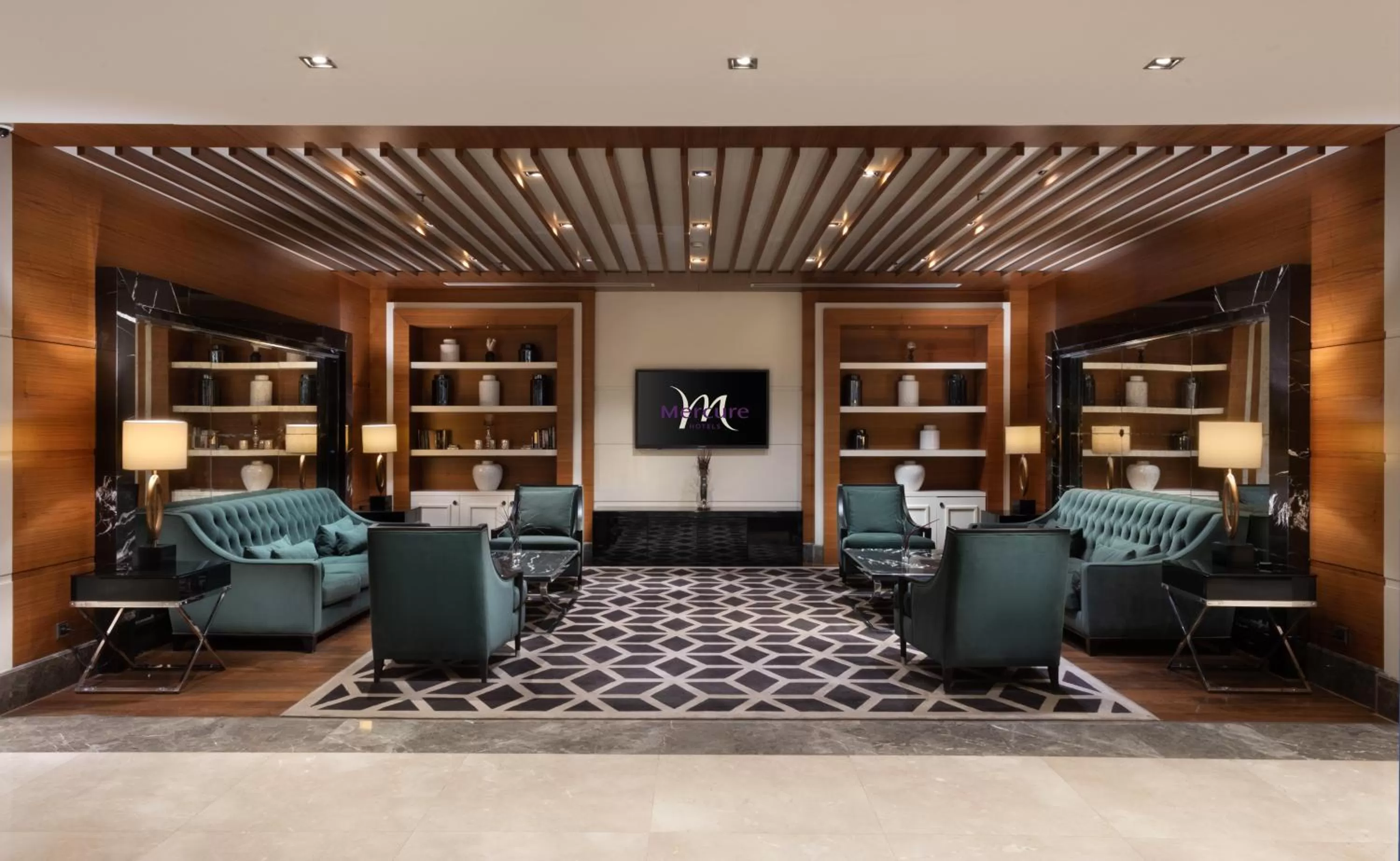 Lobby or reception in Mercure Istanbul Bomonti