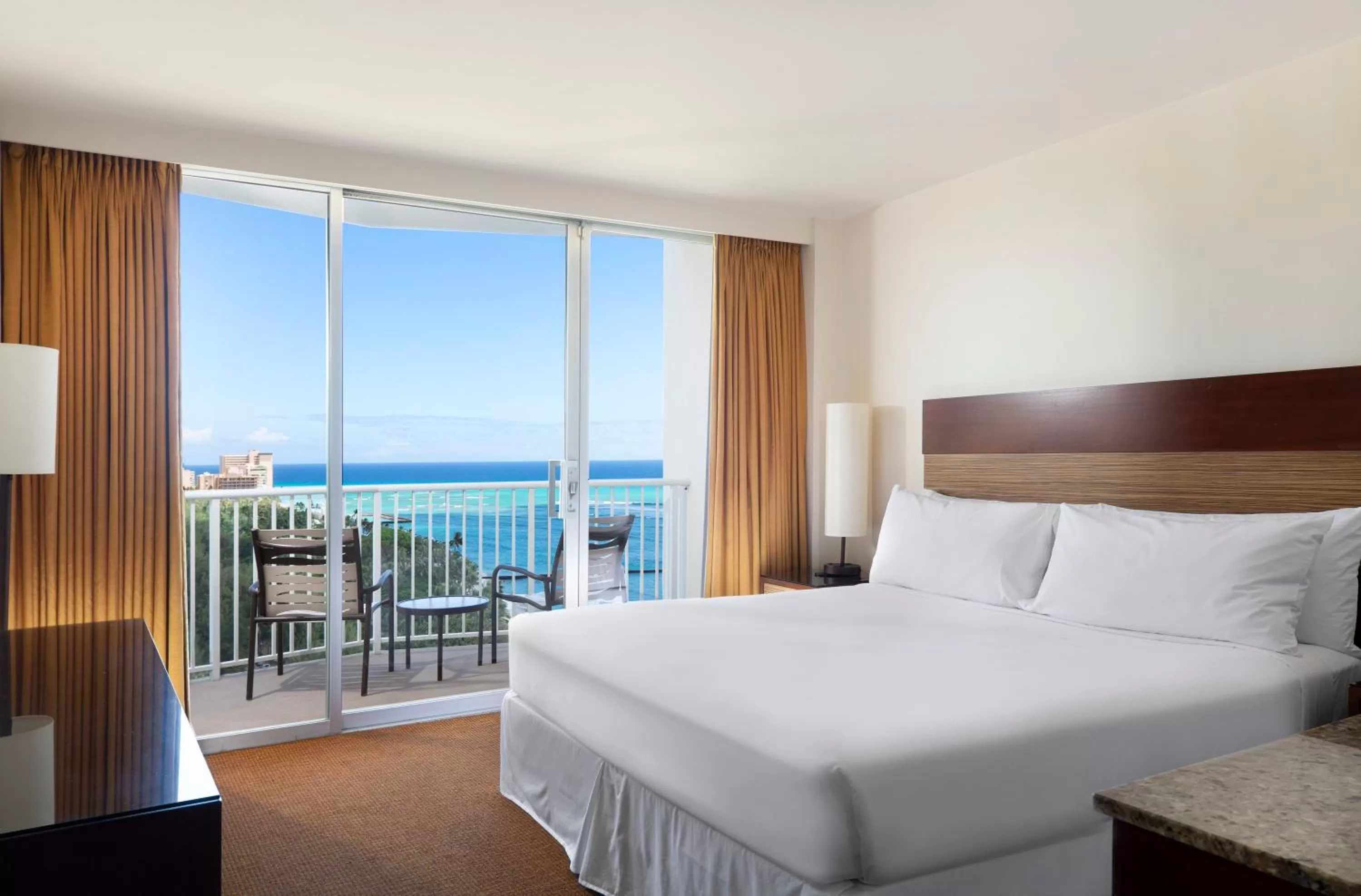 Bed in Park Shore Waikiki