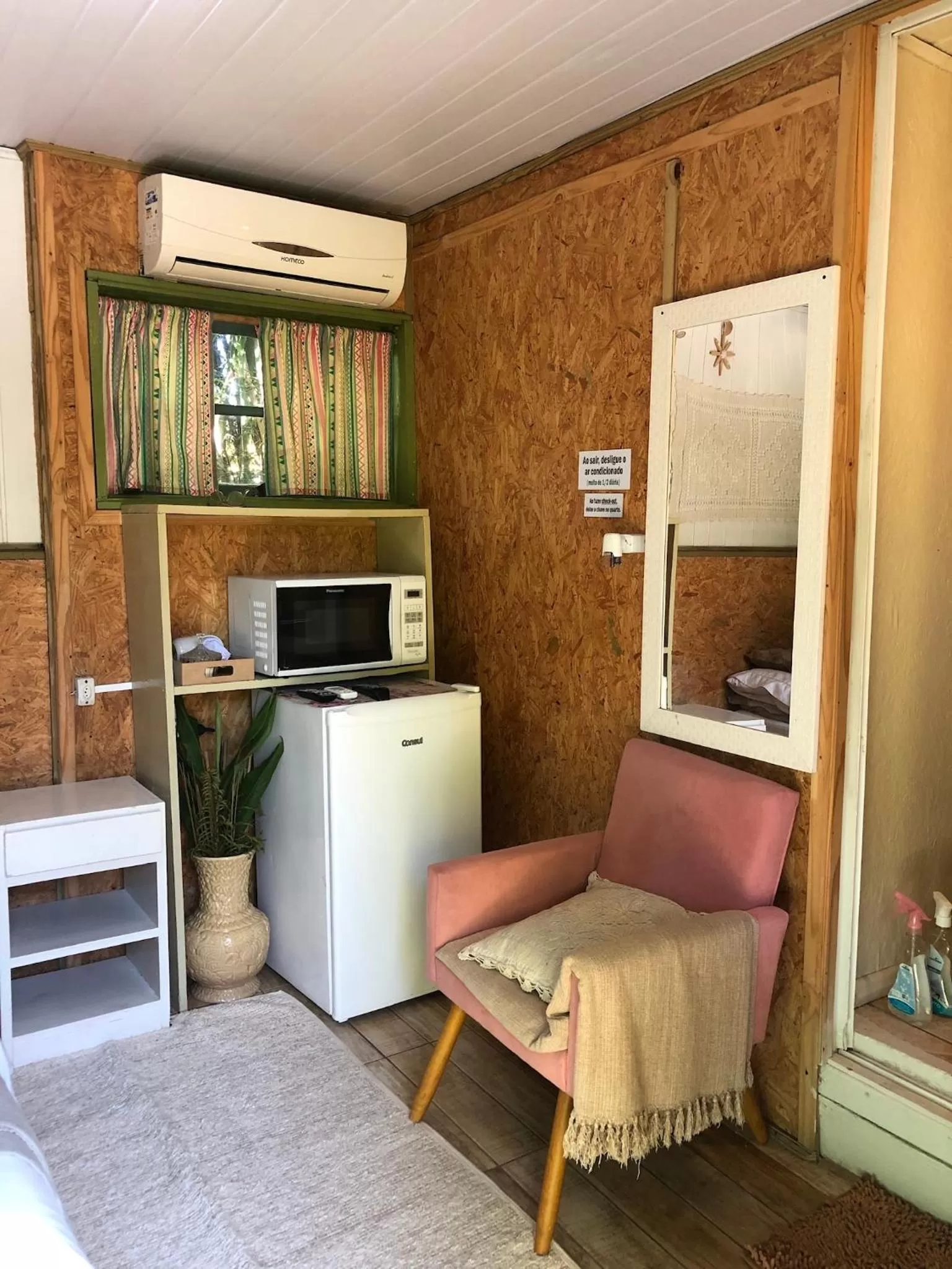 Bedroom, Kitchen/Kitchenette in Mandala Camping Pousada