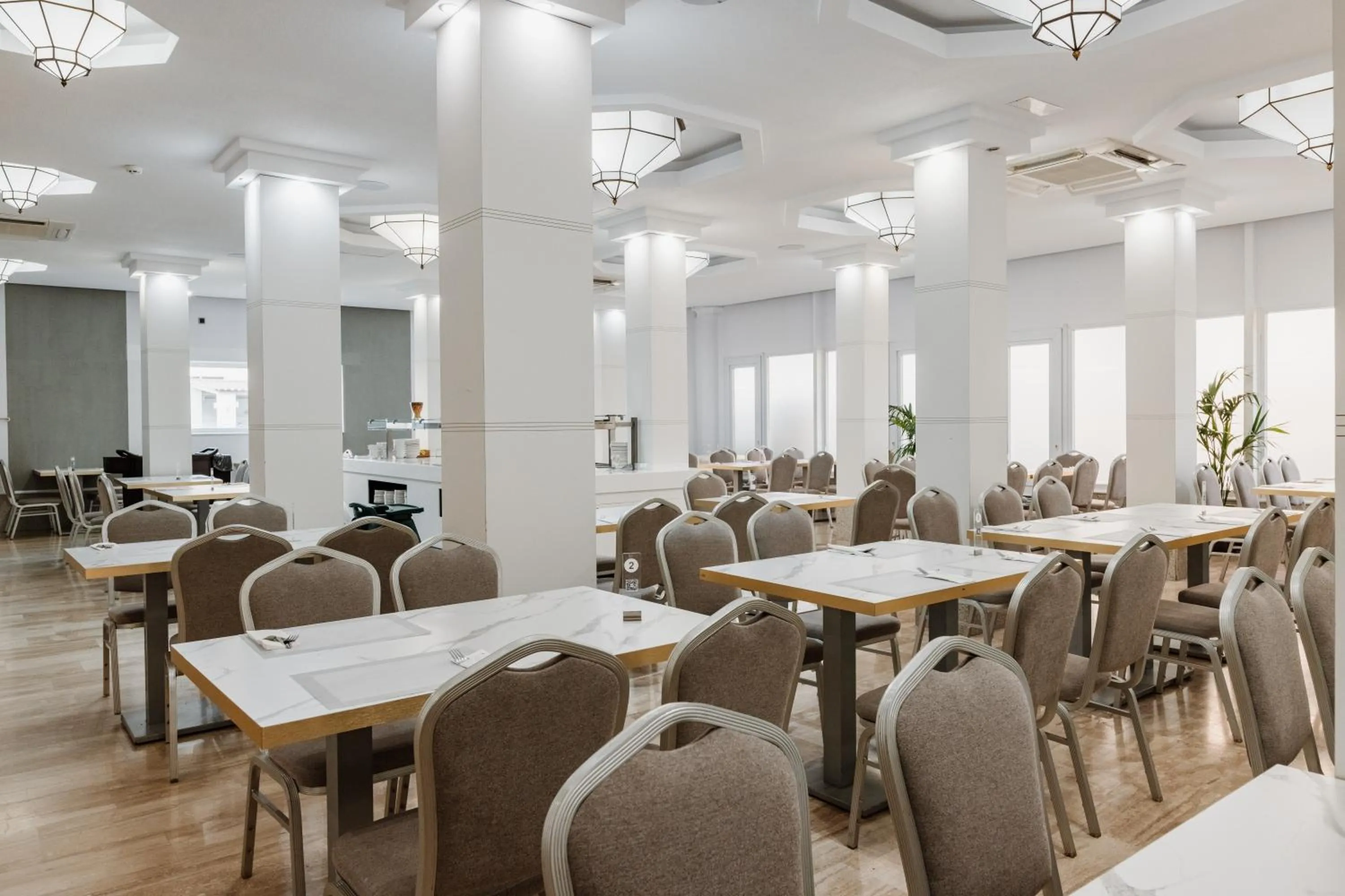 Restaurant/places to eat in Hotel Los Delfines