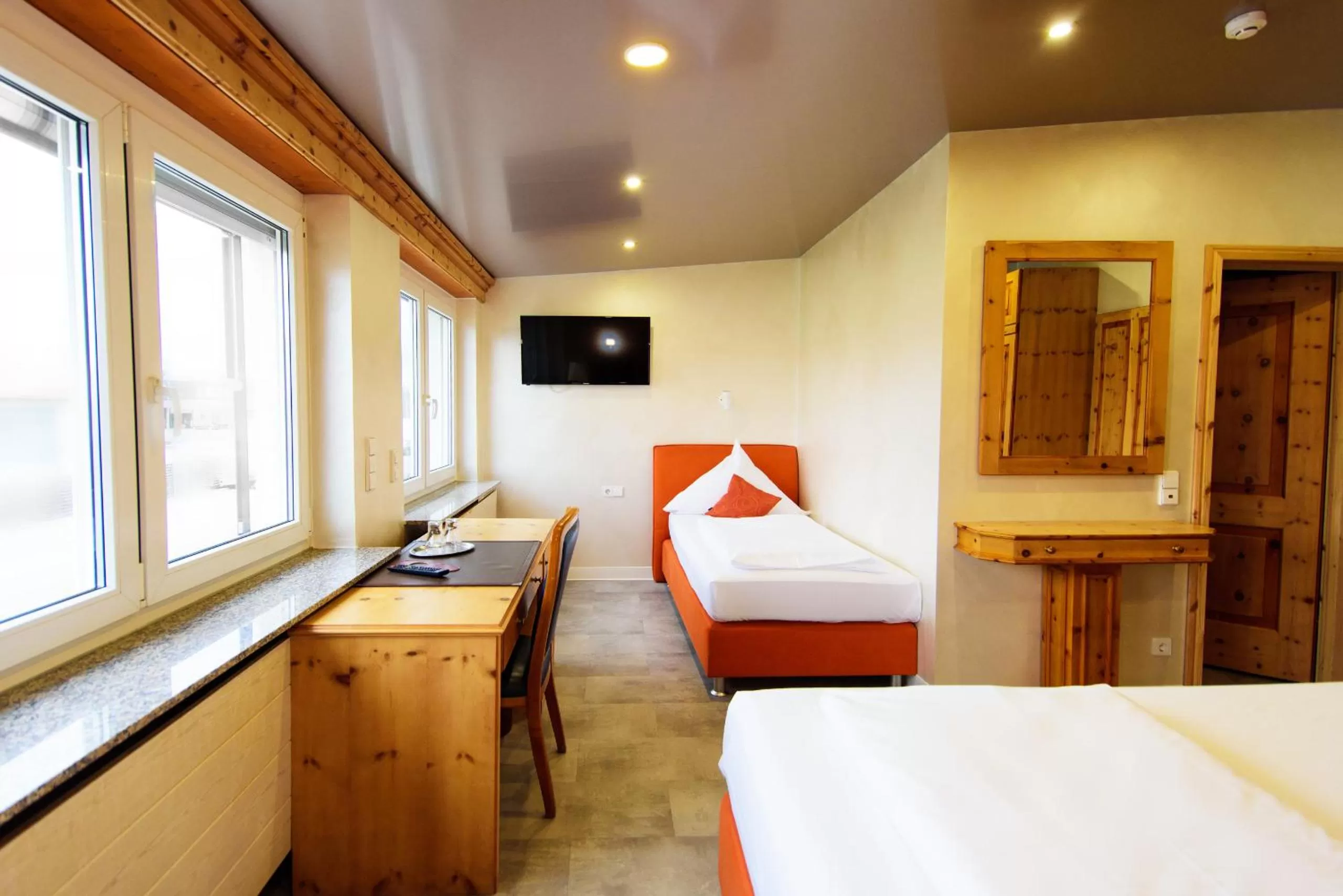 Communal lounge/ TV room in Hotel Bohn