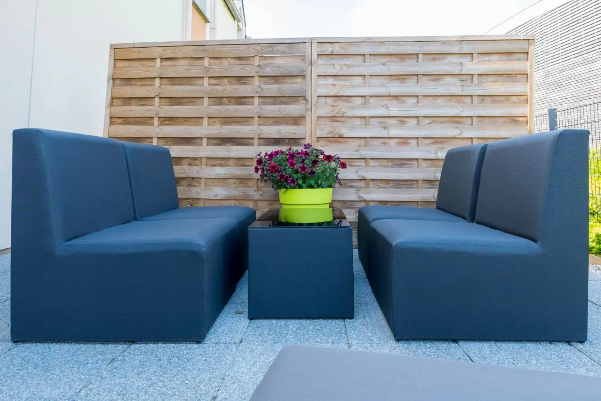 Patio, Seating Area in The Originals City, Hôtel Acadine, Le Neubourg (Inter-Hotel)