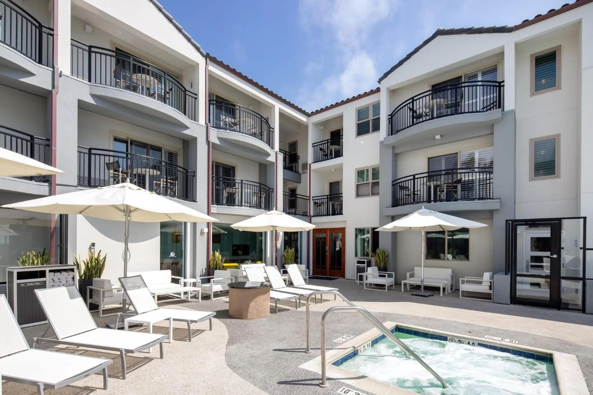 Hot Tub in Ocean Park Inn