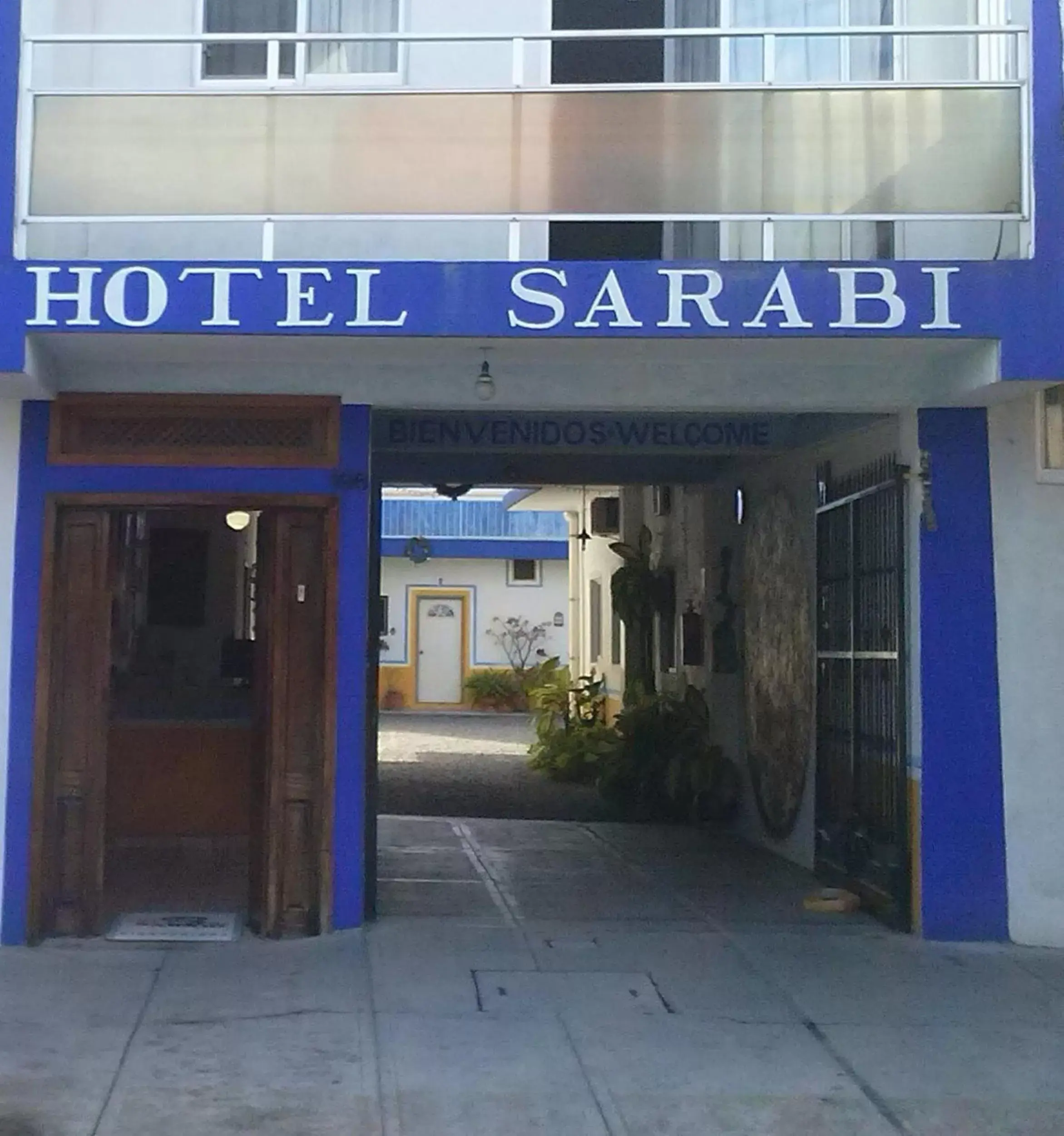 Facade/entrance in Hotel Sarabi