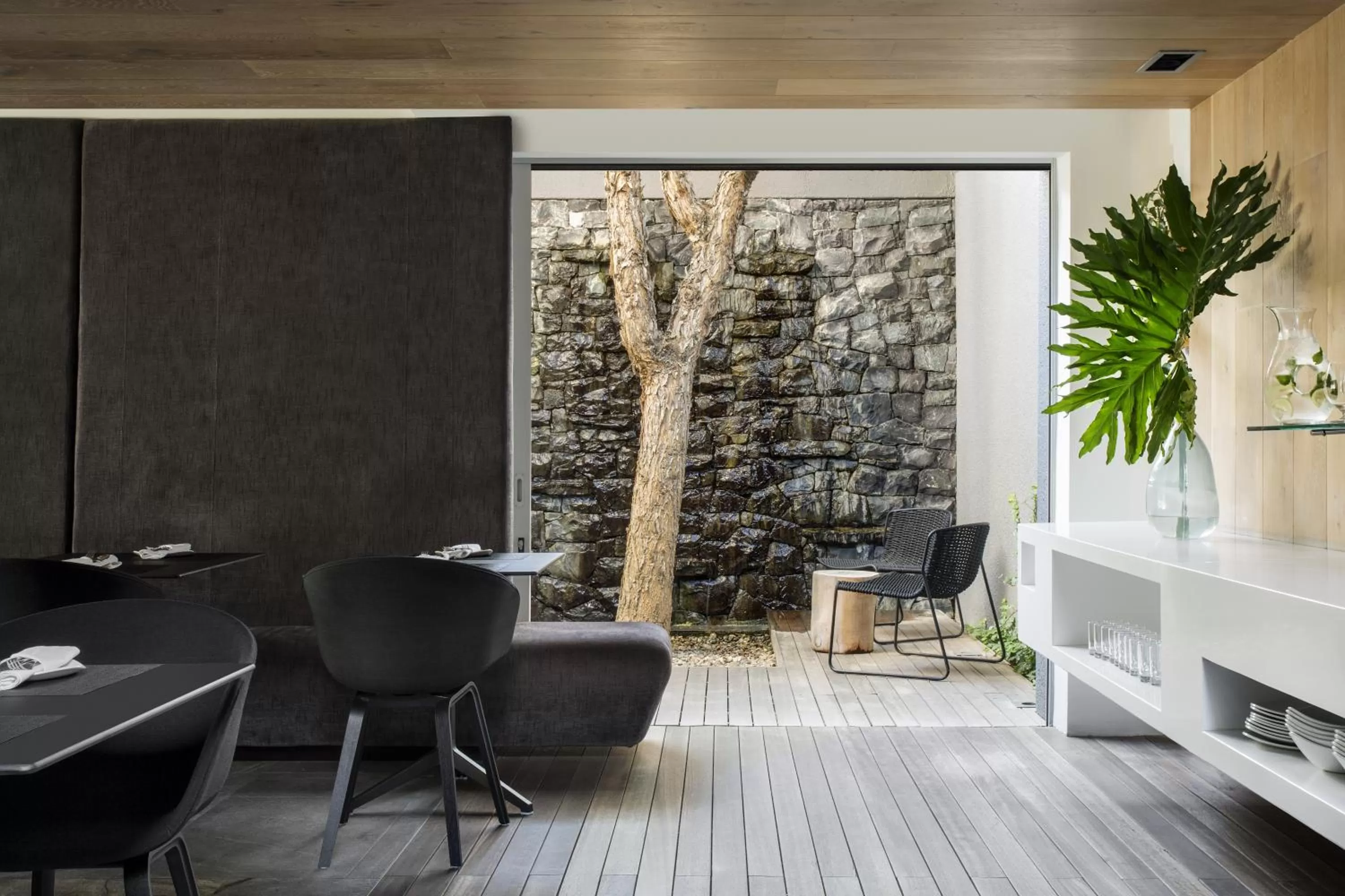 Restaurant/places to eat in POD Camps Bay by The Oyster Collection