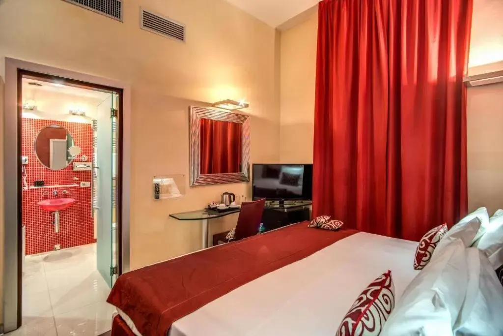 Bedroom, Bed in La Griffe Hotel Roma