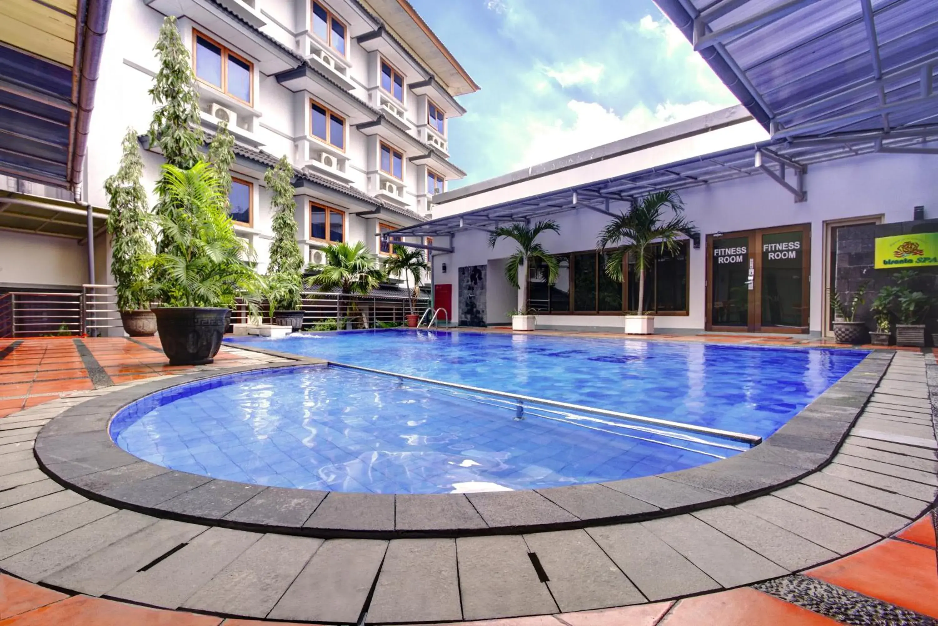 Swimming Pool in Bisanta Bidakara Surabaya