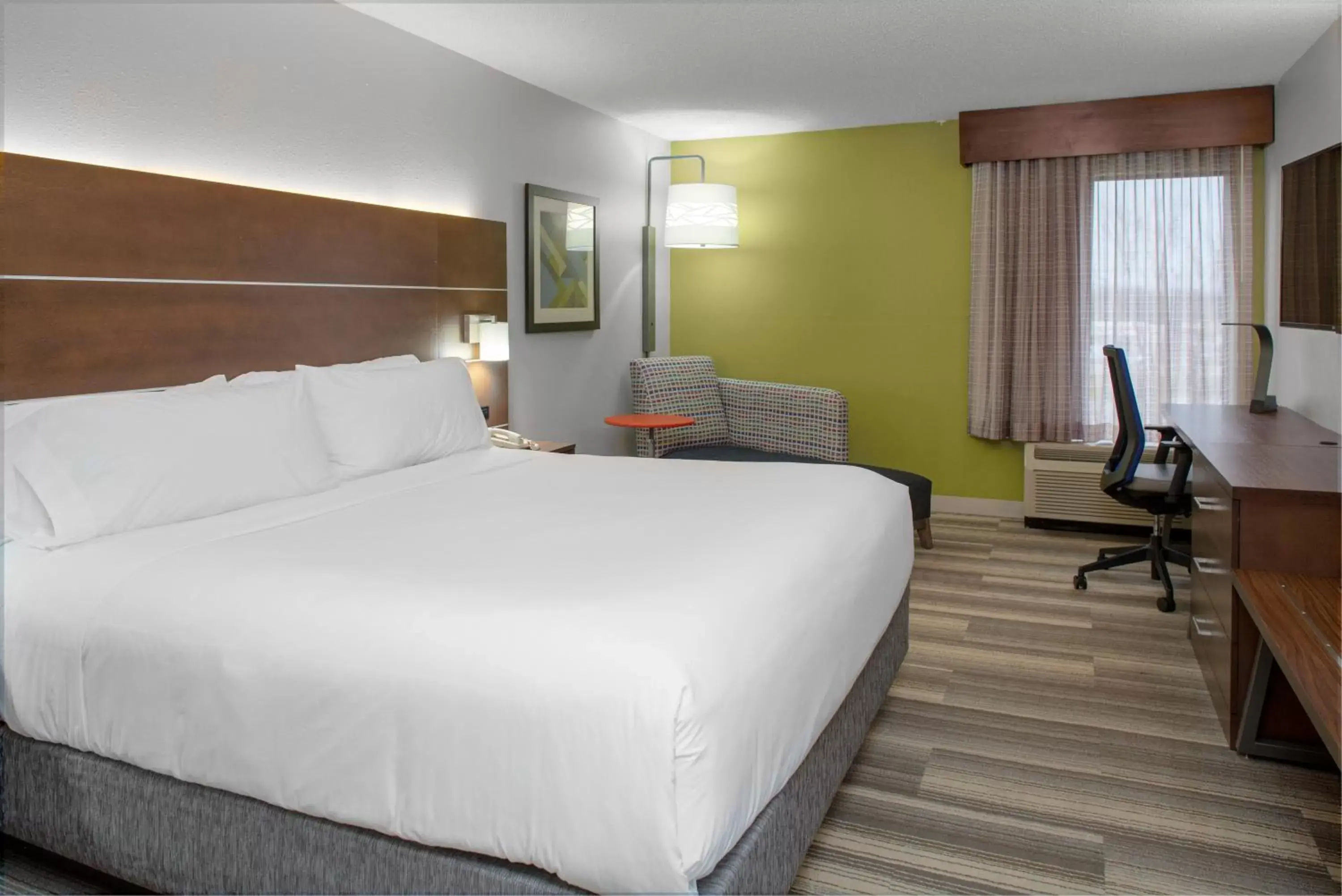 Photo of the whole room, Bed in Holiday Inn Express - Chester, an IHG Hotel