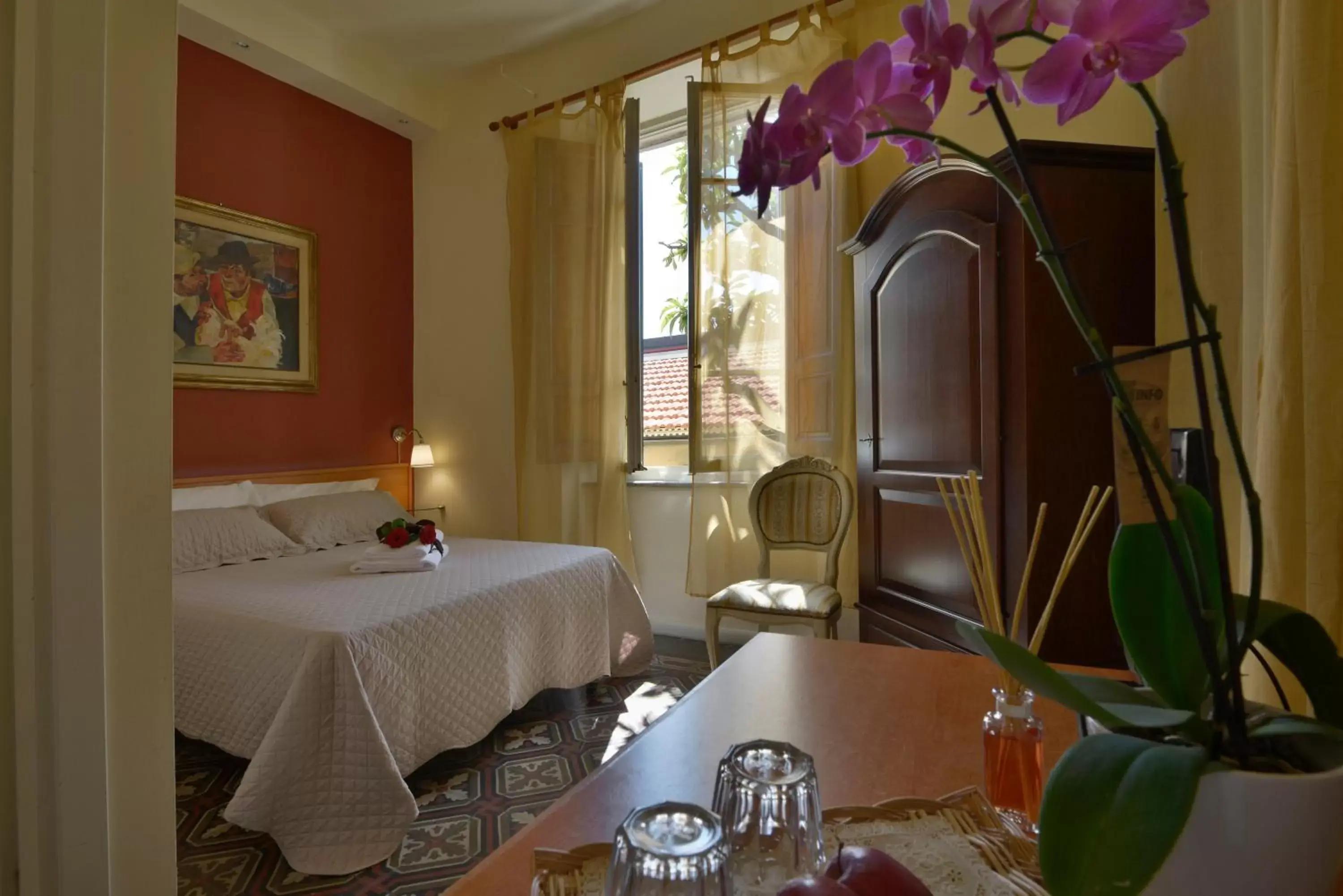 Bed, Restaurant/Places to Eat in Villa San Donato B&B