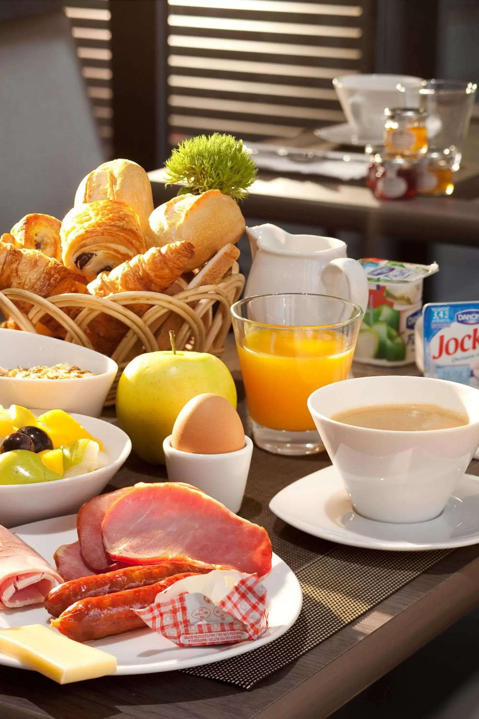 Breakfast in Hôtel Oceania Brest