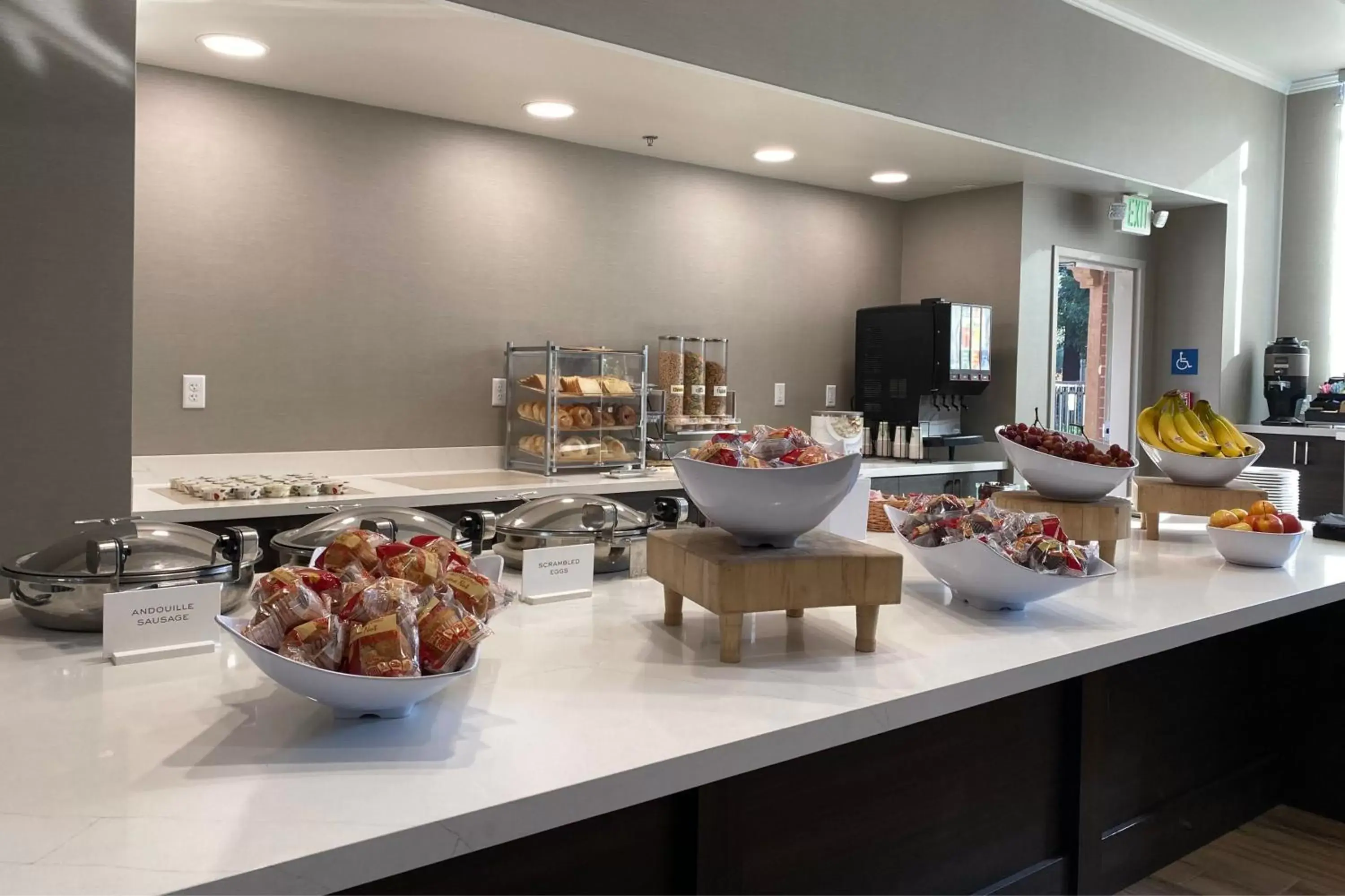 Breakfast, Food in Residence Inn by Marriott Sacramento Airport Natomas