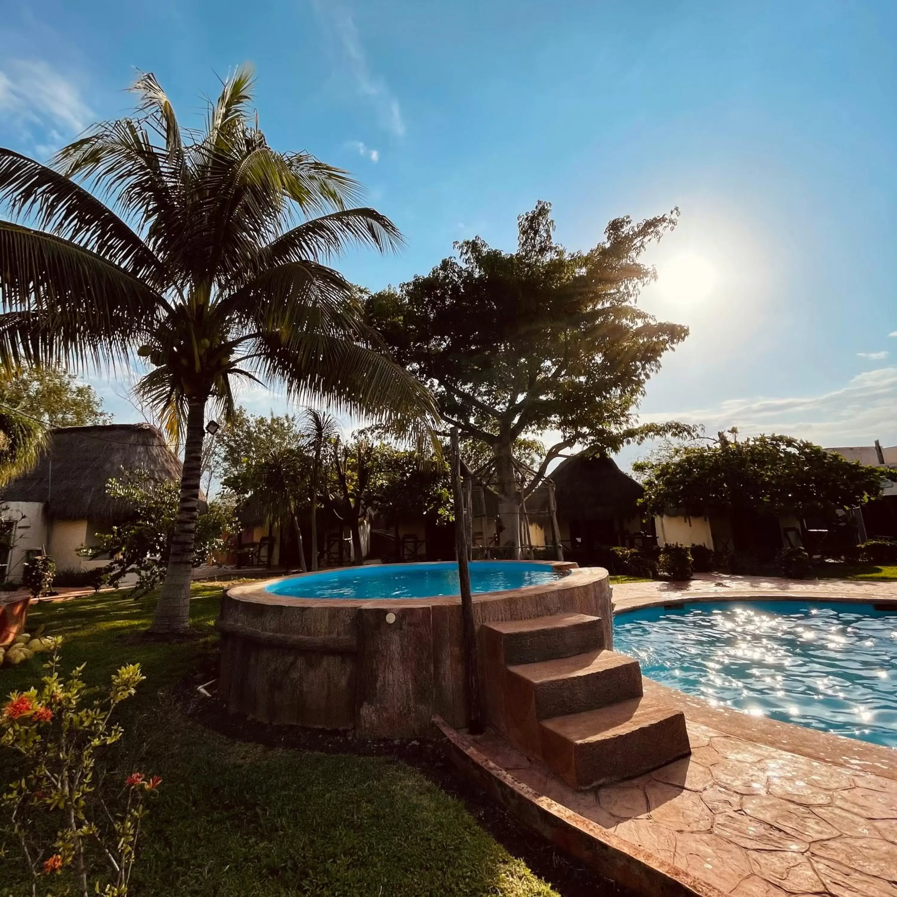 Swimming pool in Mangrove King Fishing Lodge