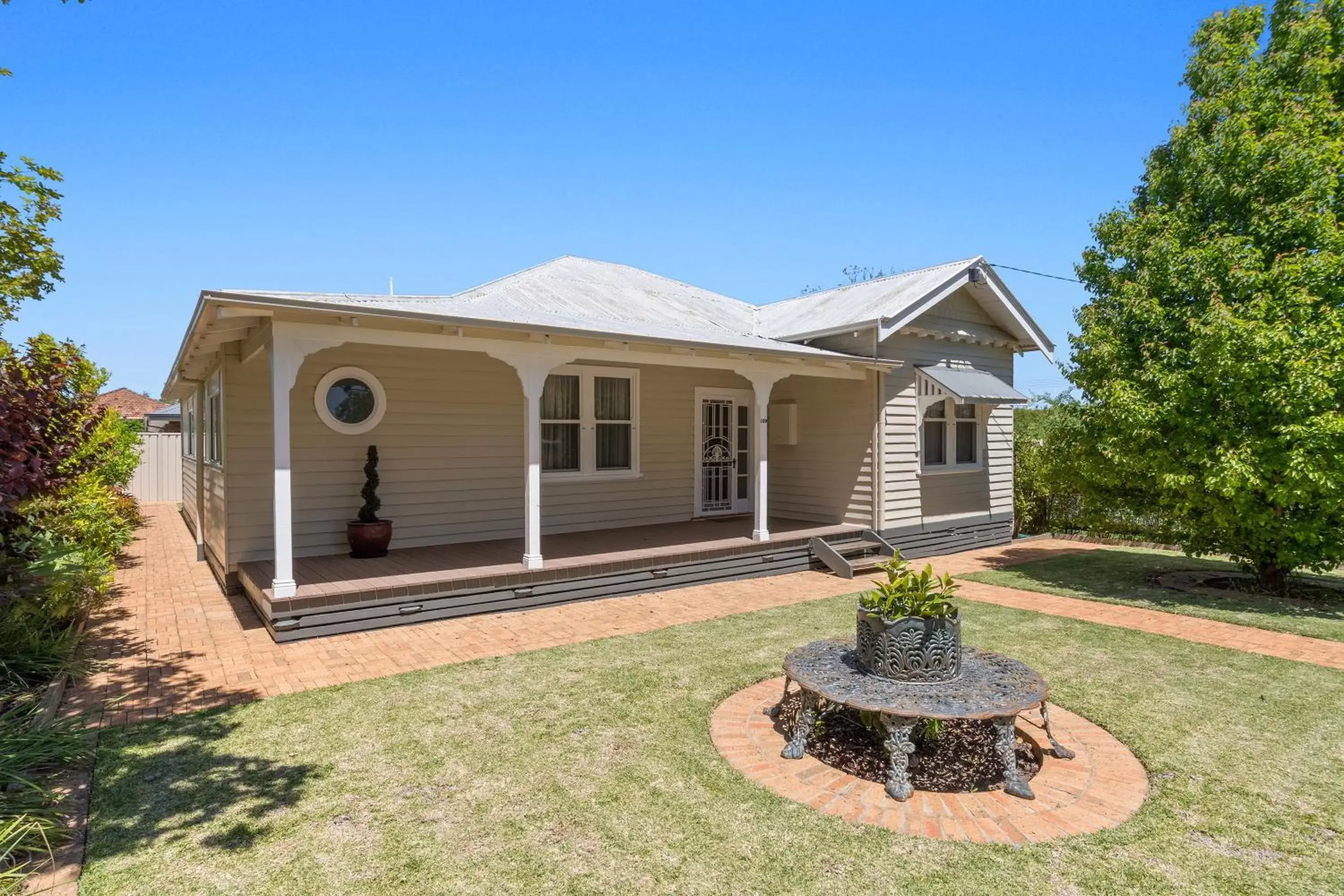 Two-Bedroom House in Burke And Wills Motor Inn Swan Hill Two-Bedroom House in Burke And Wills Motor Inn Swan Hill