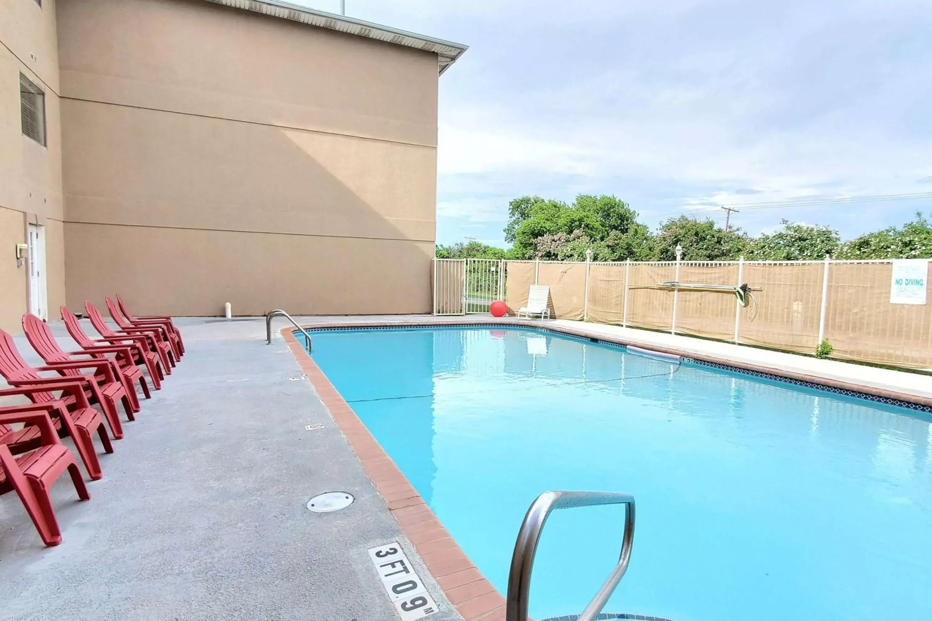 Pool view in Super 8 by Wyndham Temple I-35 Pool view in Super 8 by Wyndham Temple I-35