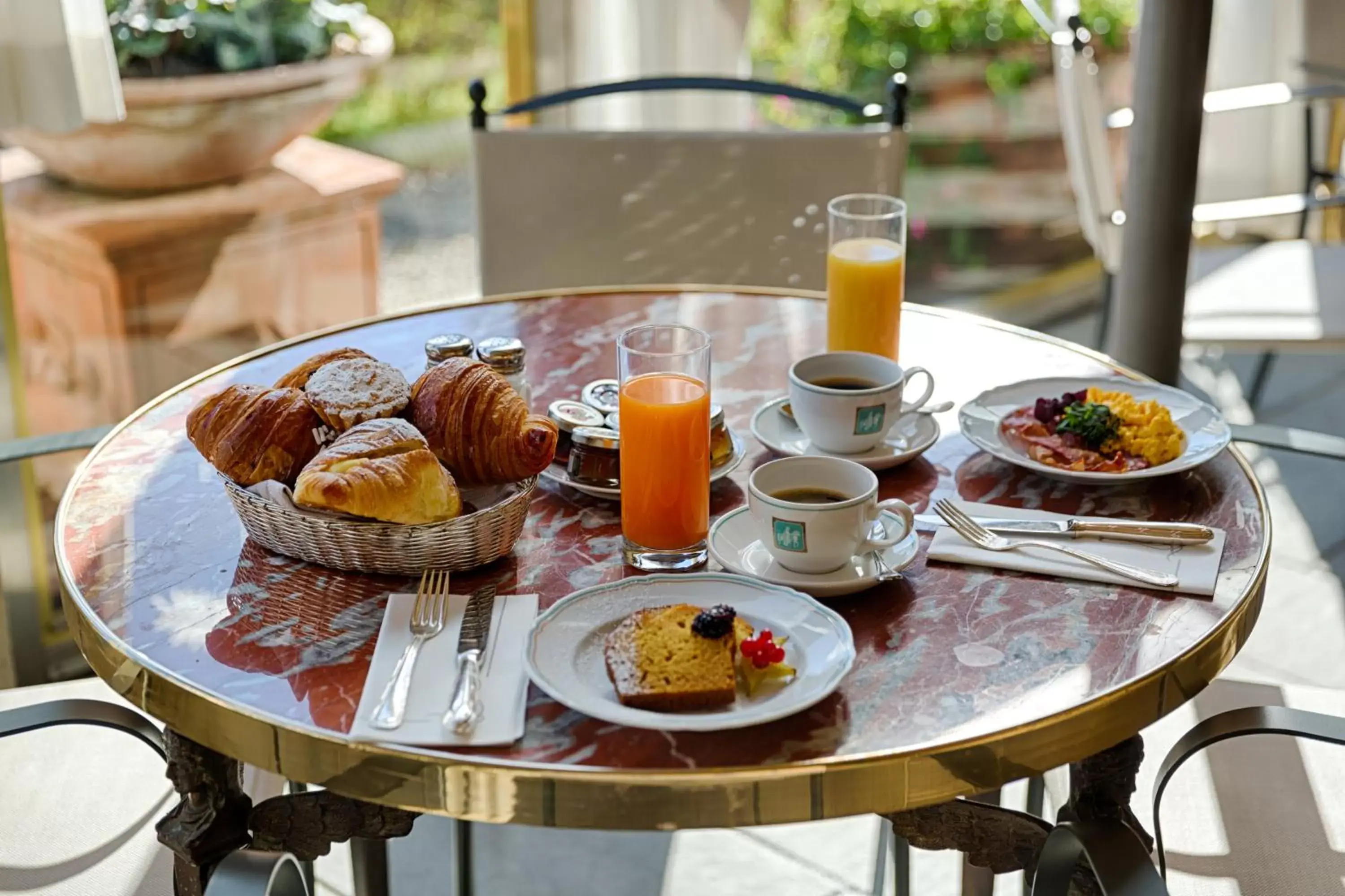 Buffet breakfast in Villa Olmi Firenze
