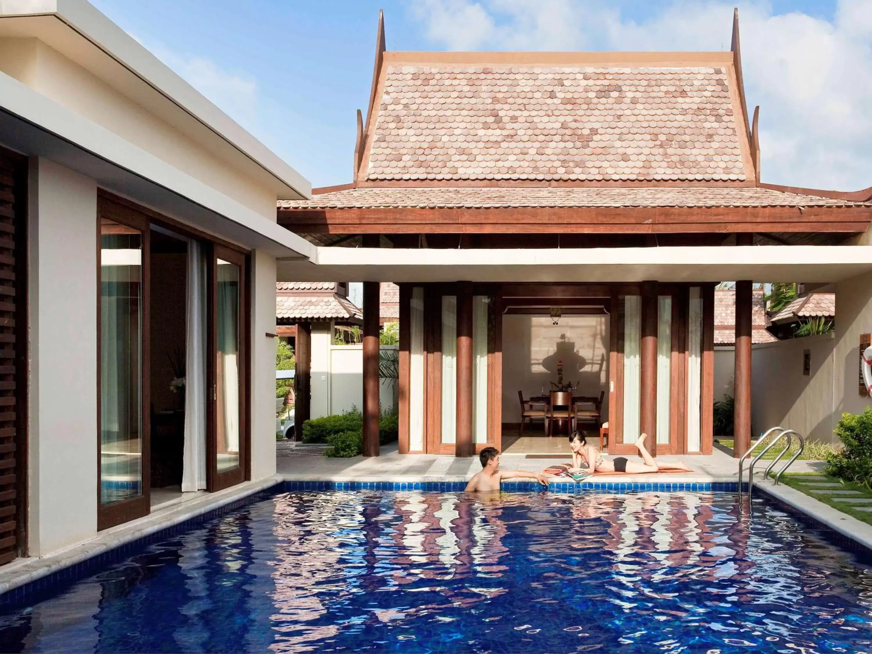 Photo of the whole room, Swimming Pool in Pullman Sanya Yalong Bay Villas & Resort