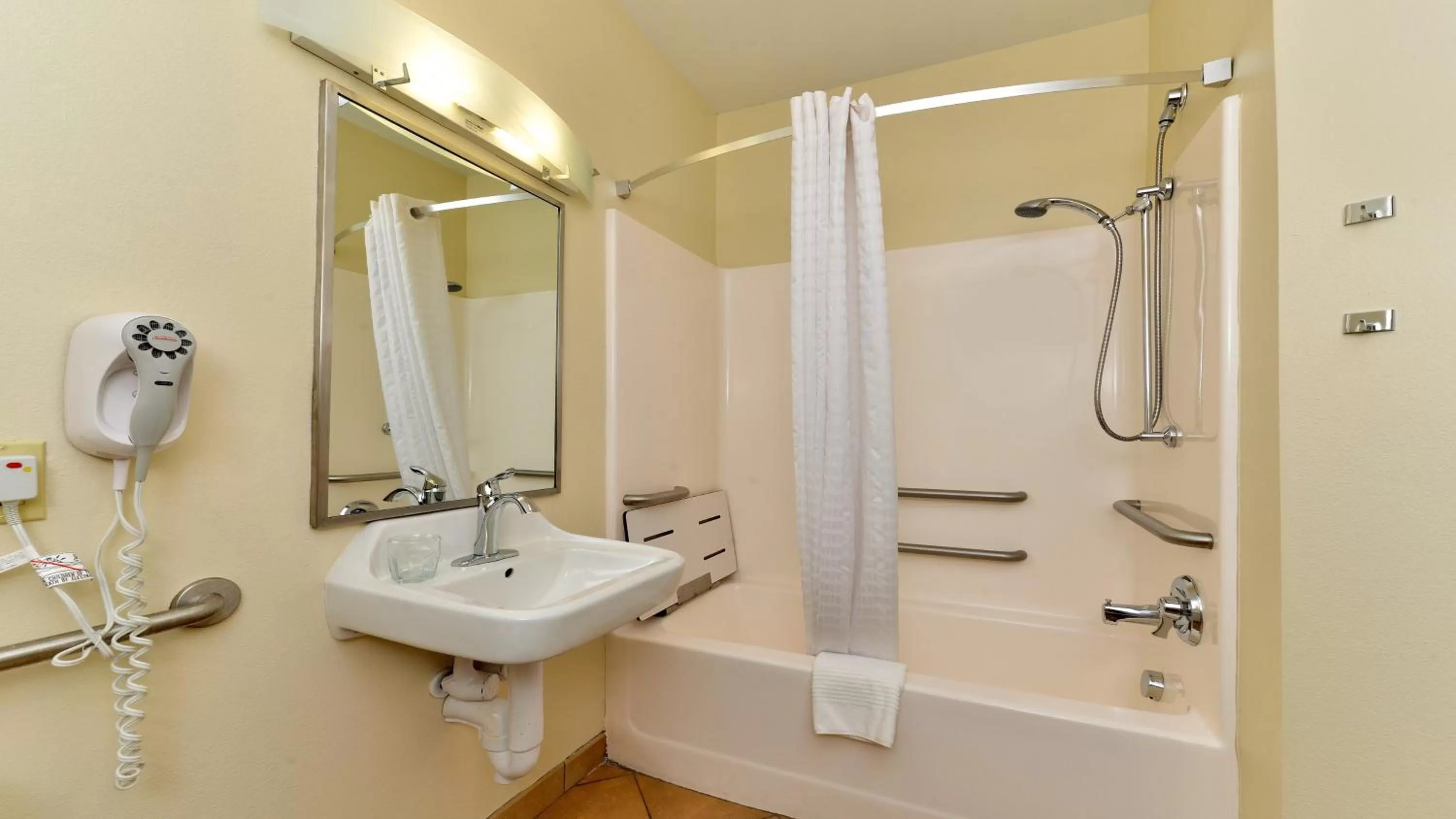 Photo of the whole room in Candlewood Suites Athens by IHG