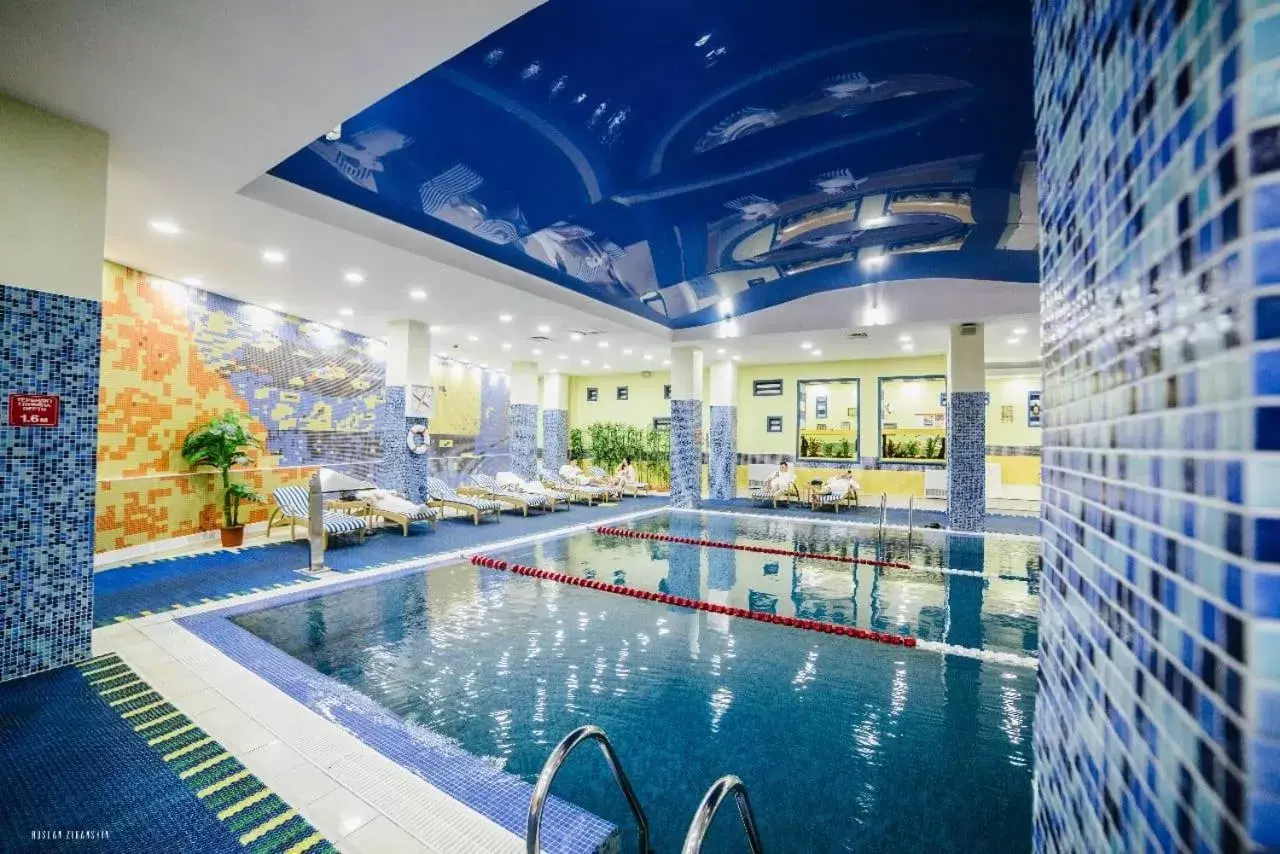 Swimming Pool in Radisson Hotel Astana