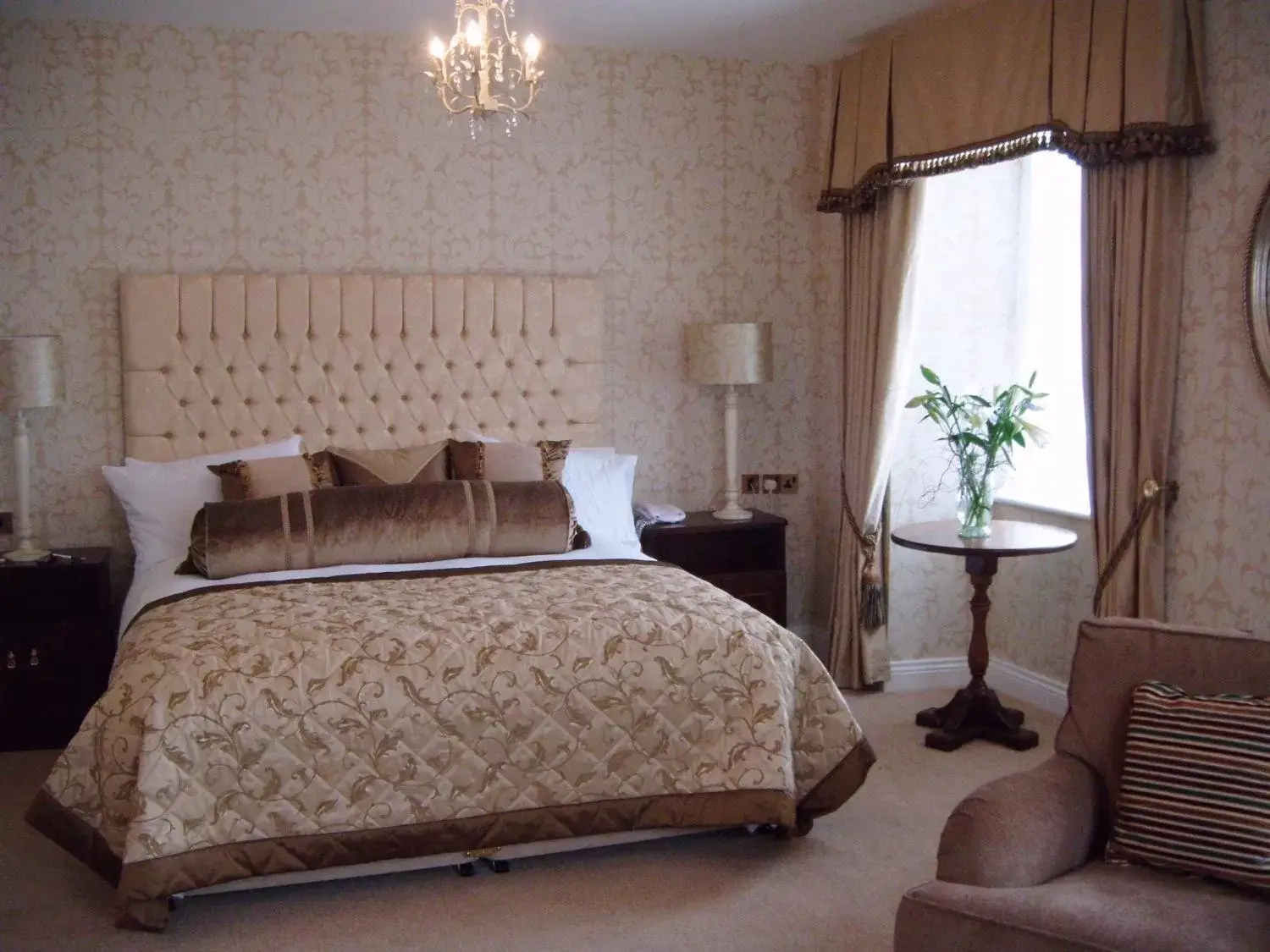 Bed in Cahir House Hotel