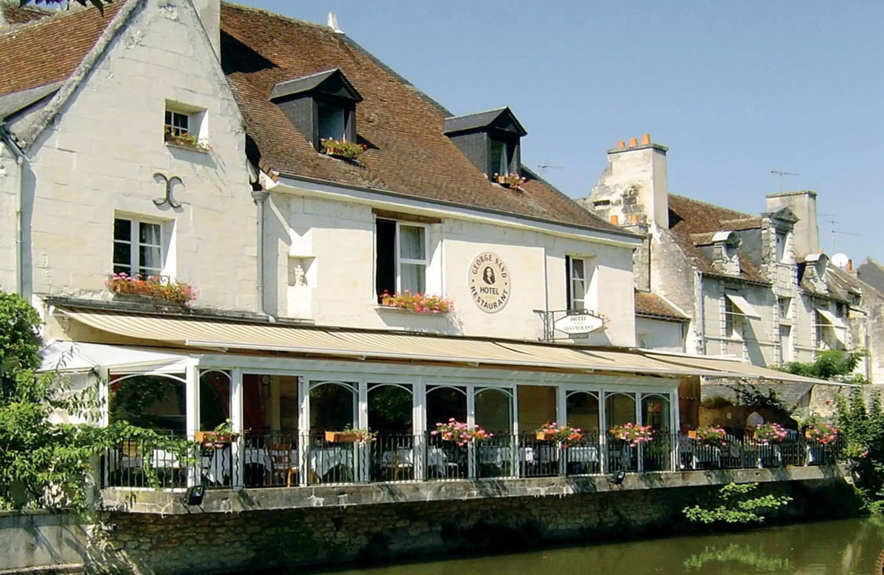 Property Building in The Originals Boutique, Hôtel Le George , Loches