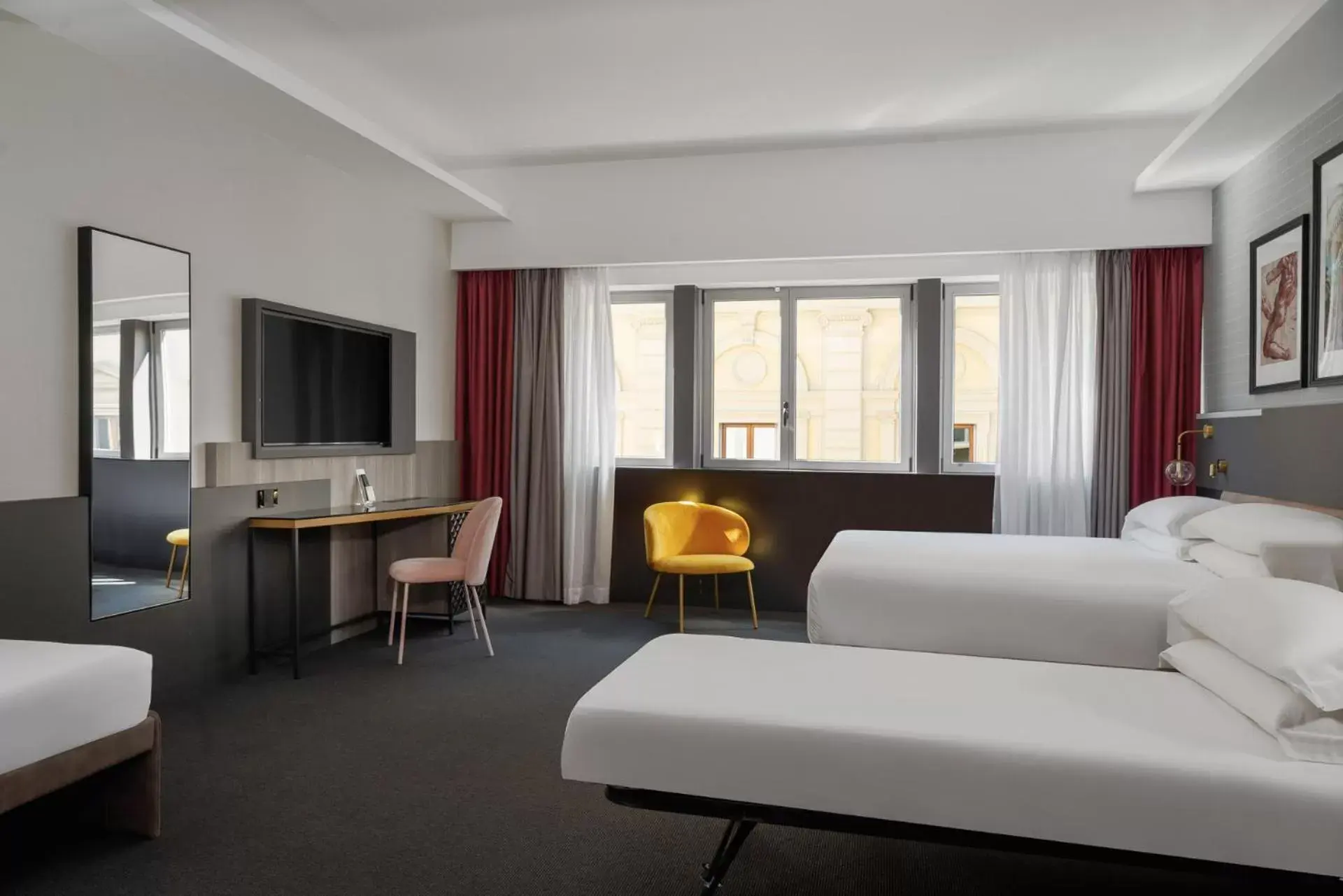 Comfort Quadruple Room in iQ Hotel Firenze