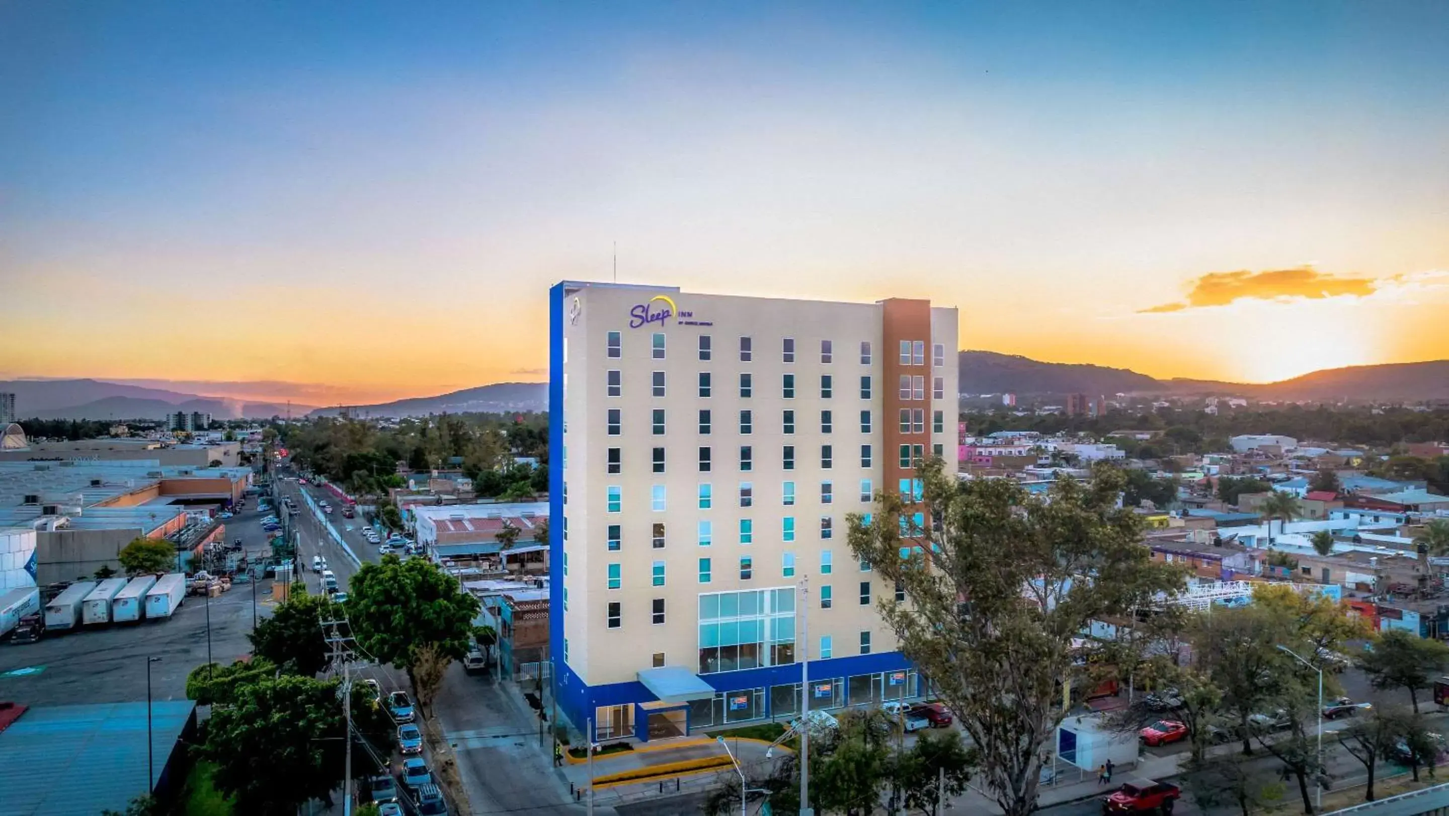 Property building in Sleep Inn Guadalajara Galerias Property building in Sleep Inn Guadalajara Galerias