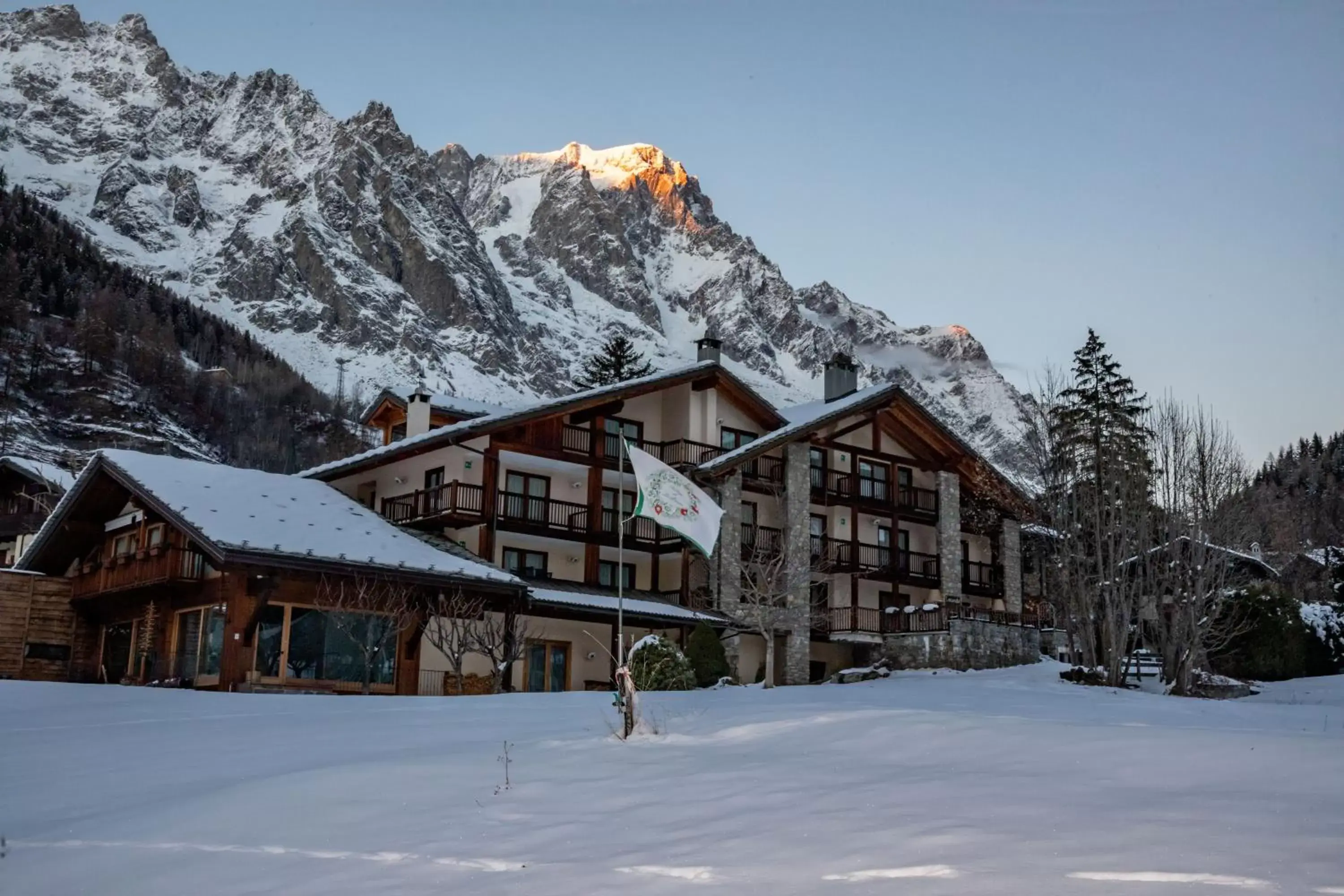 Property building, Winter in Auberge de La Maison