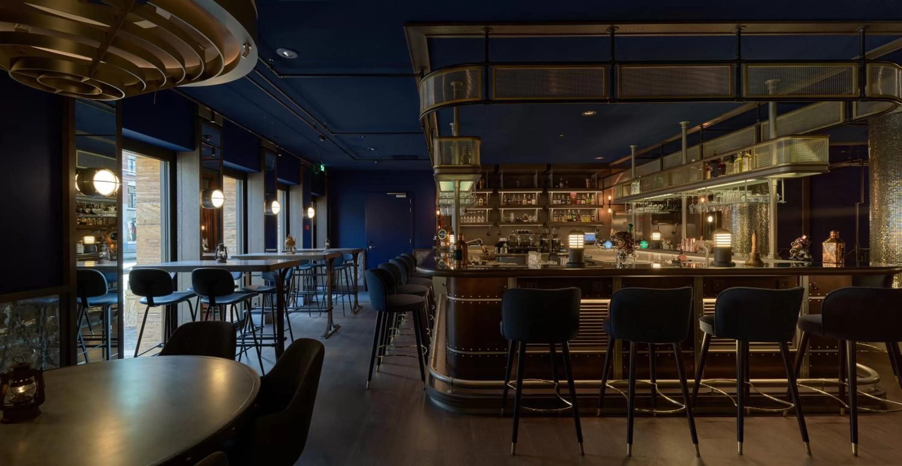 Lounge or bar in voco The Hague by IHG