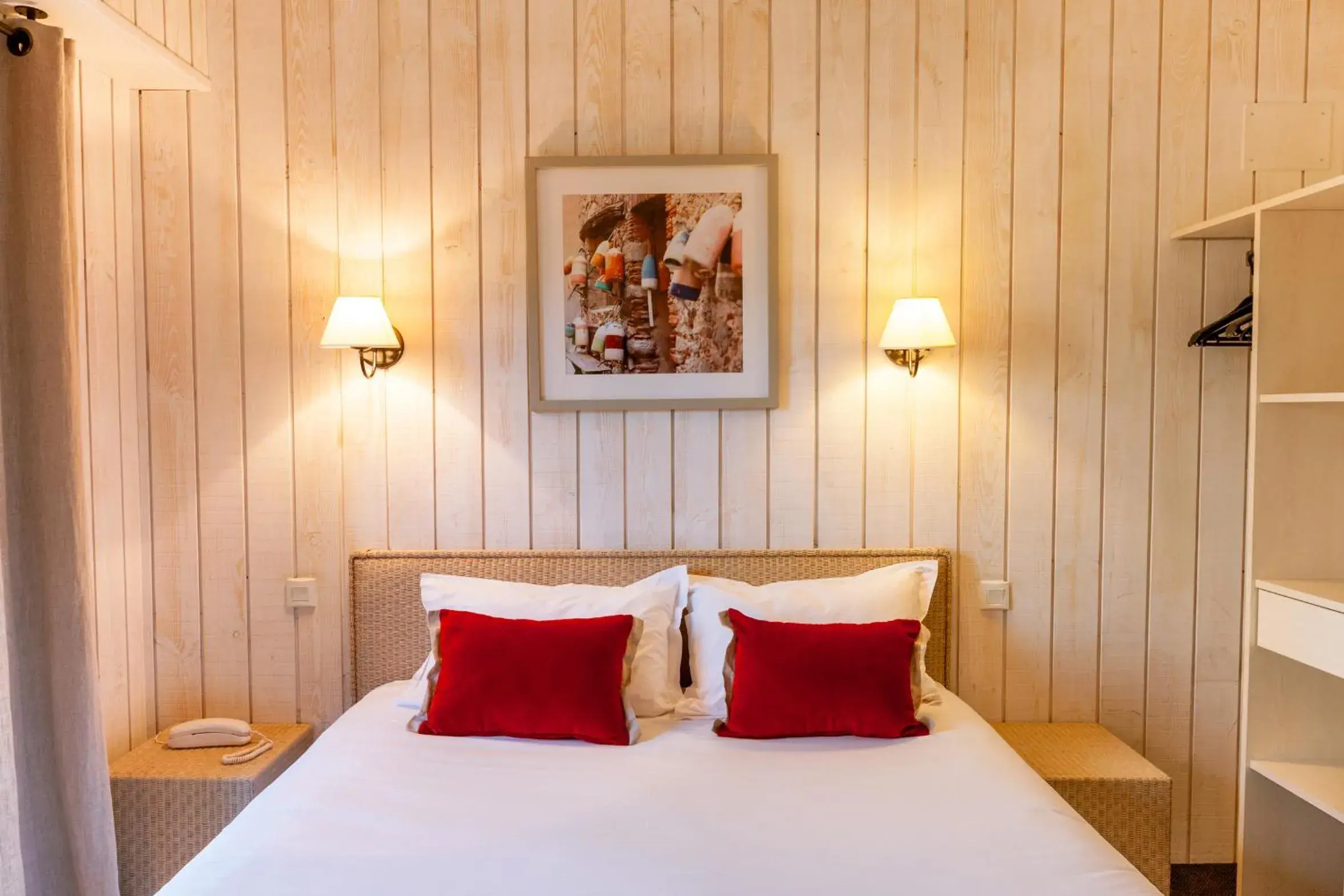 Bed in Hôtel de La Plage by Inwood Hotels