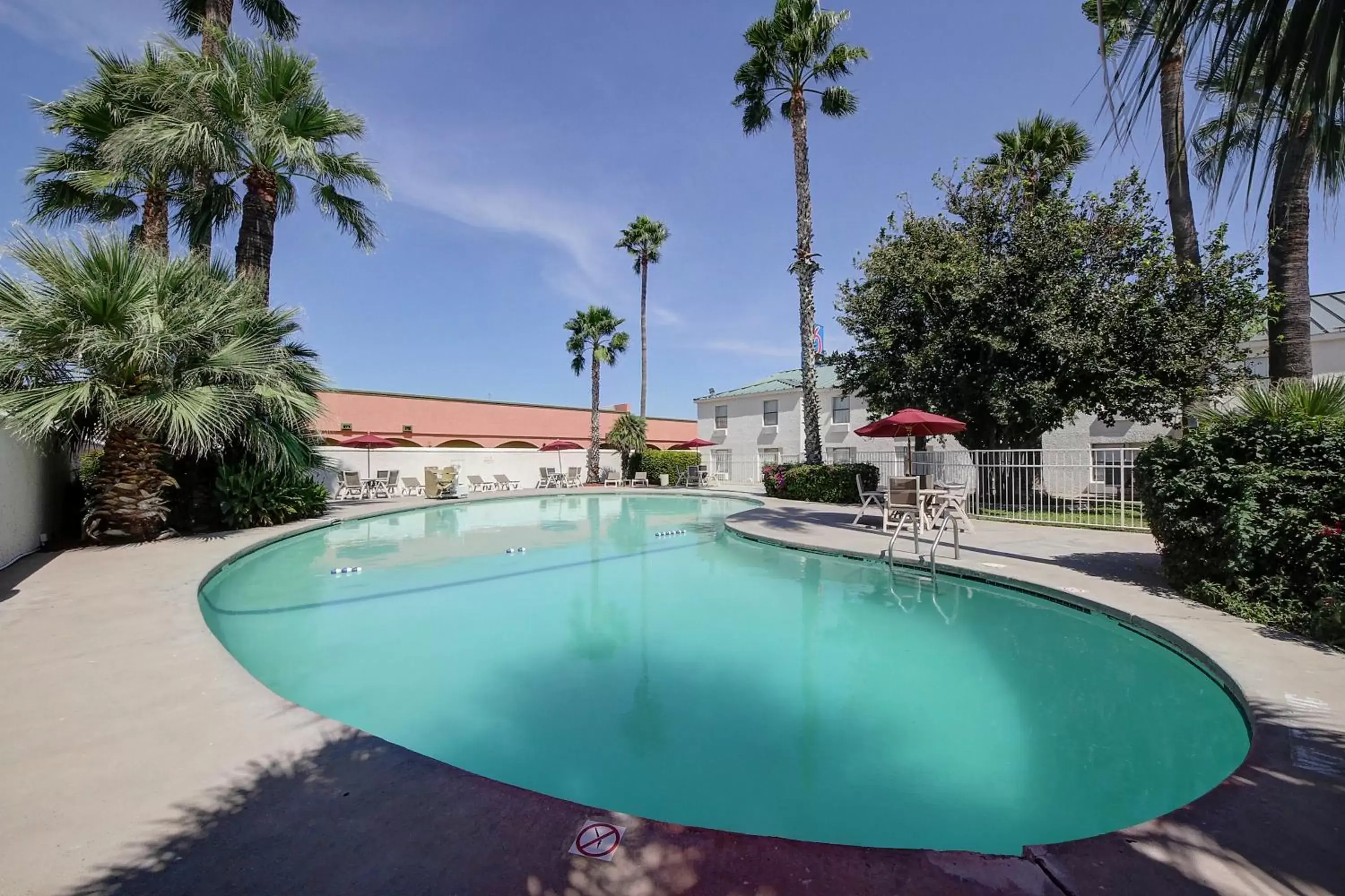 Swimming Pool in Motel 6-Laredo, TX - North I-35