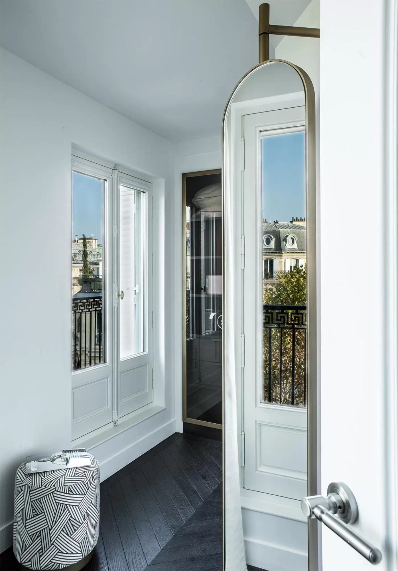 hair dresser in Fauchon l'Hôtel Paris