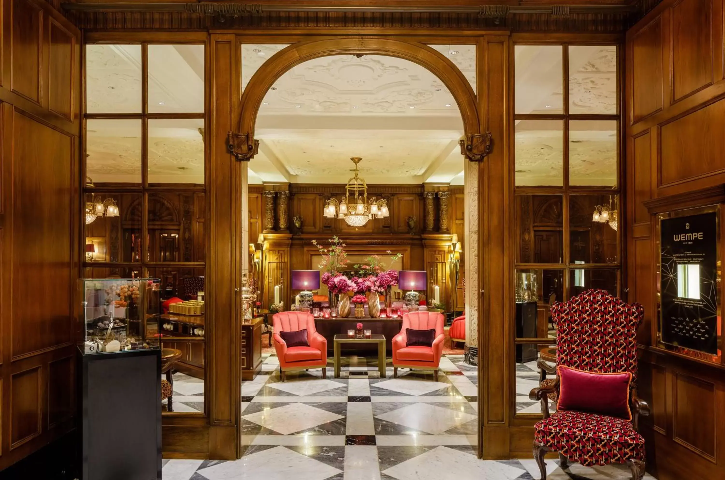 Lounge or bar in Fairmont Hotel Vier Jahreszeiten