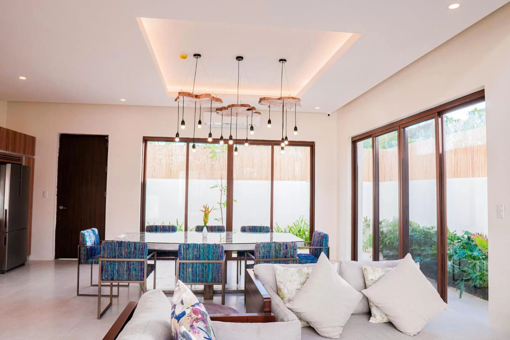 Dining area in Charlie's El Nido Managed by HII