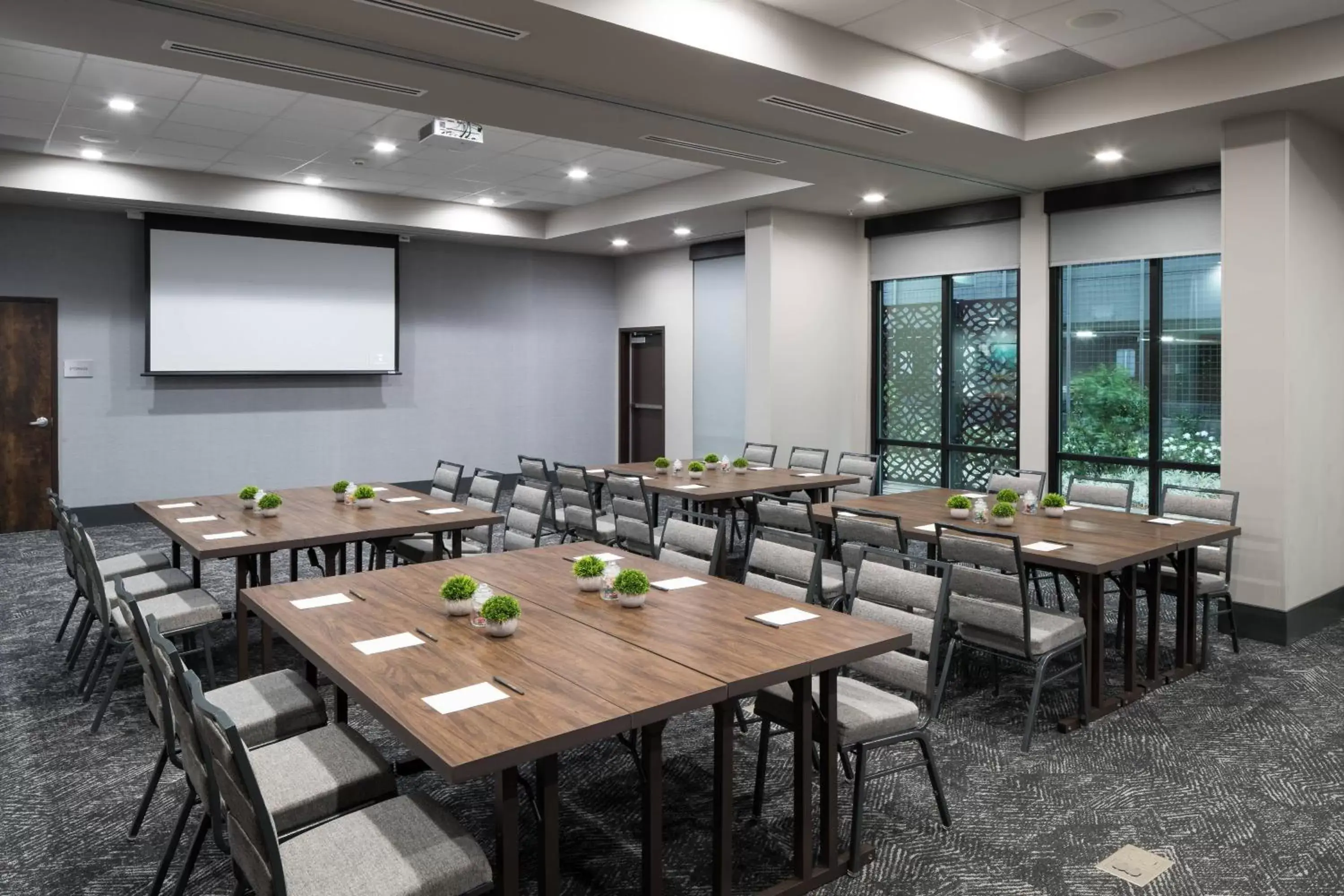 Meeting/conference room in Courtyard by Marriott Houston Heights/I-10