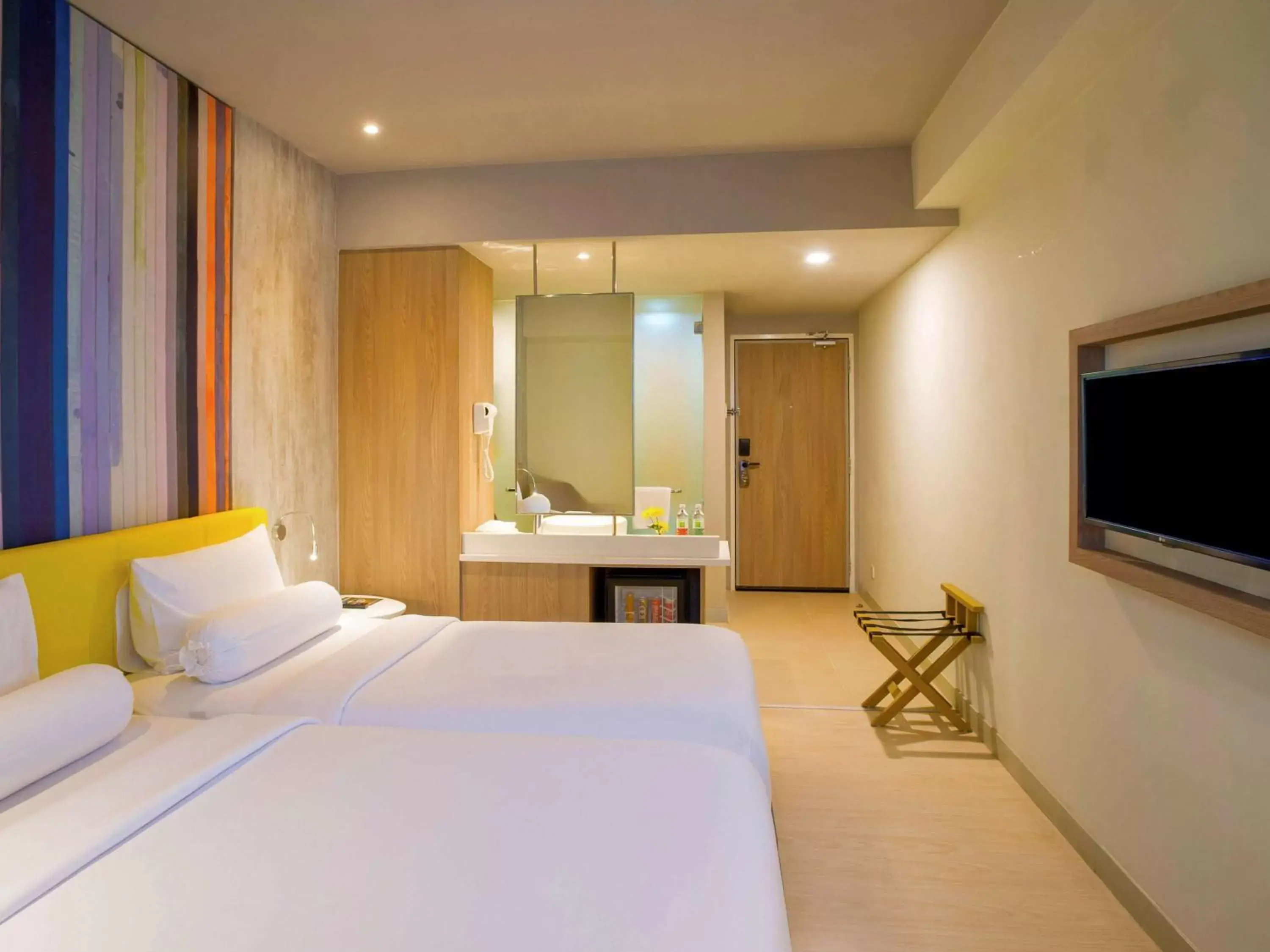 Photo of the whole room, Bed in ibis Styles Kuala Lumpur Sri Damansara