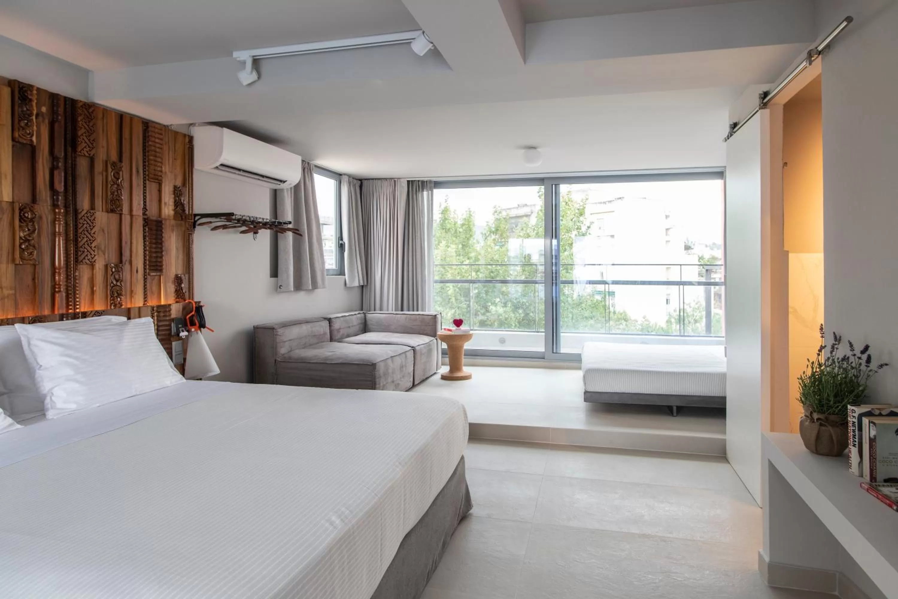 Photo of the whole room, Bed in Bespoke House Athens