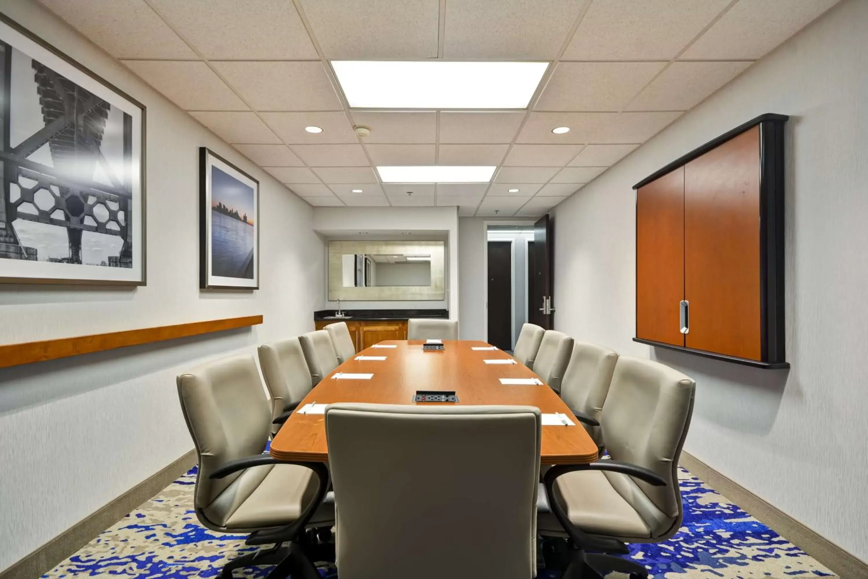 Meeting/conference room in Hampton Inn Detroit Northville