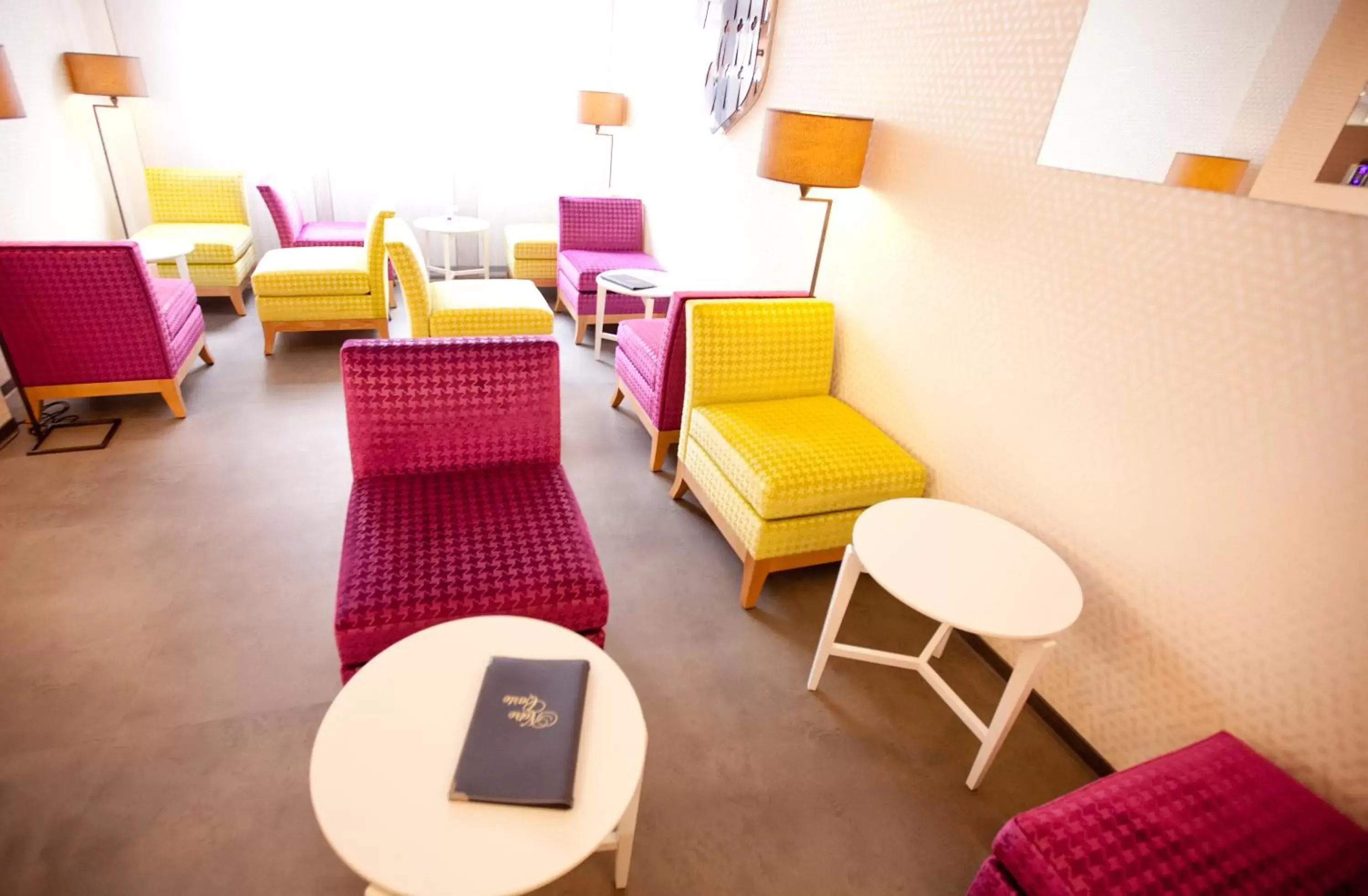 Lounge or bar, Seating Area in Hôtel Anne De Bretagne