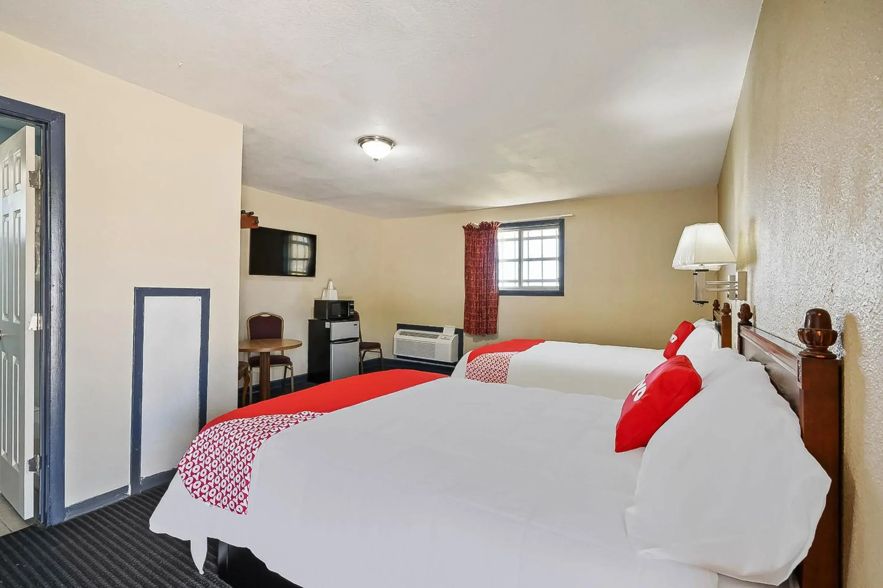 Bedroom, Bed in OYO Hotel Luling TX Downtown I-10/US-90