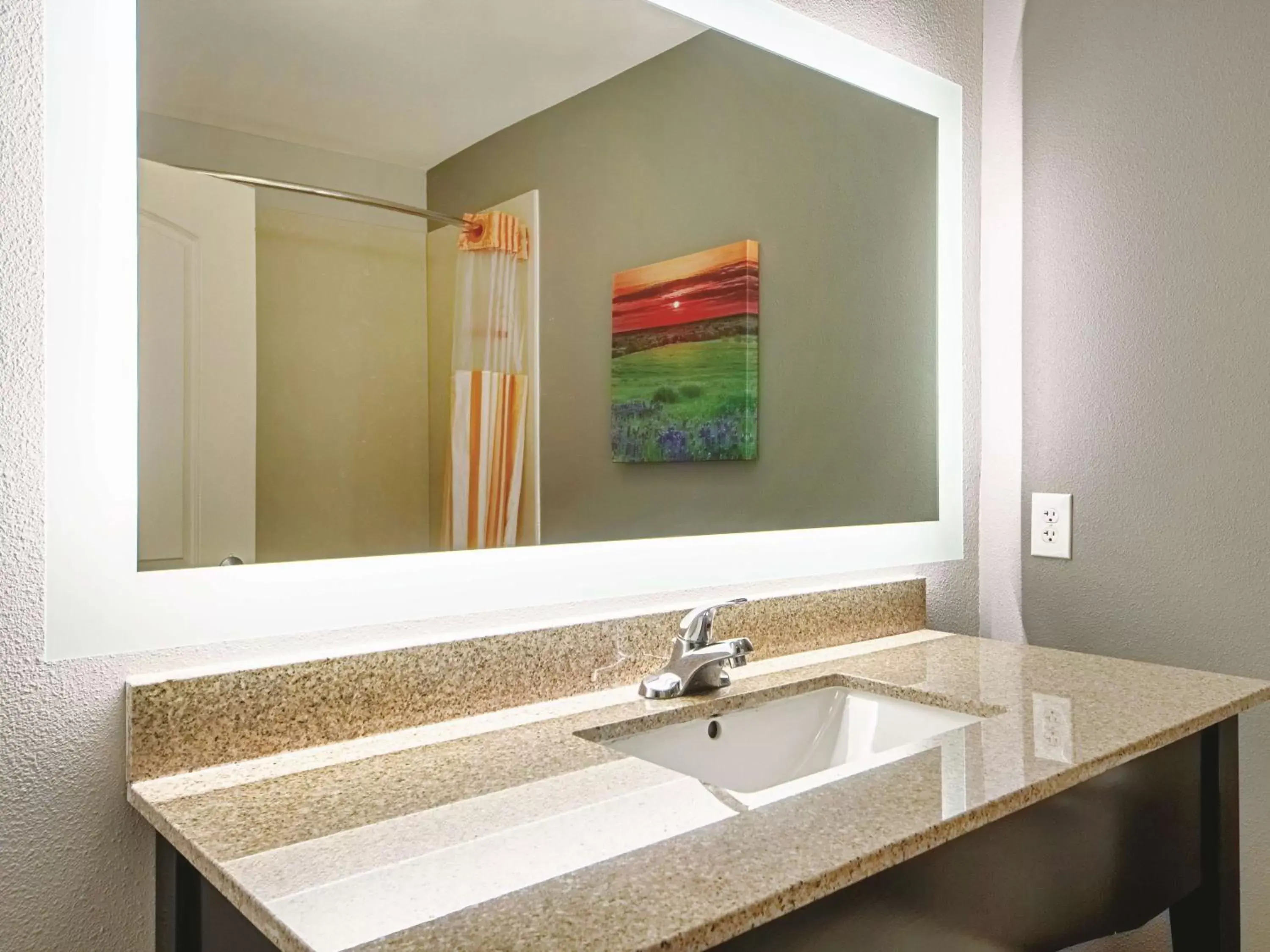 Photo of the whole room, Bathroom in La Quinta by Wyndham McKinney