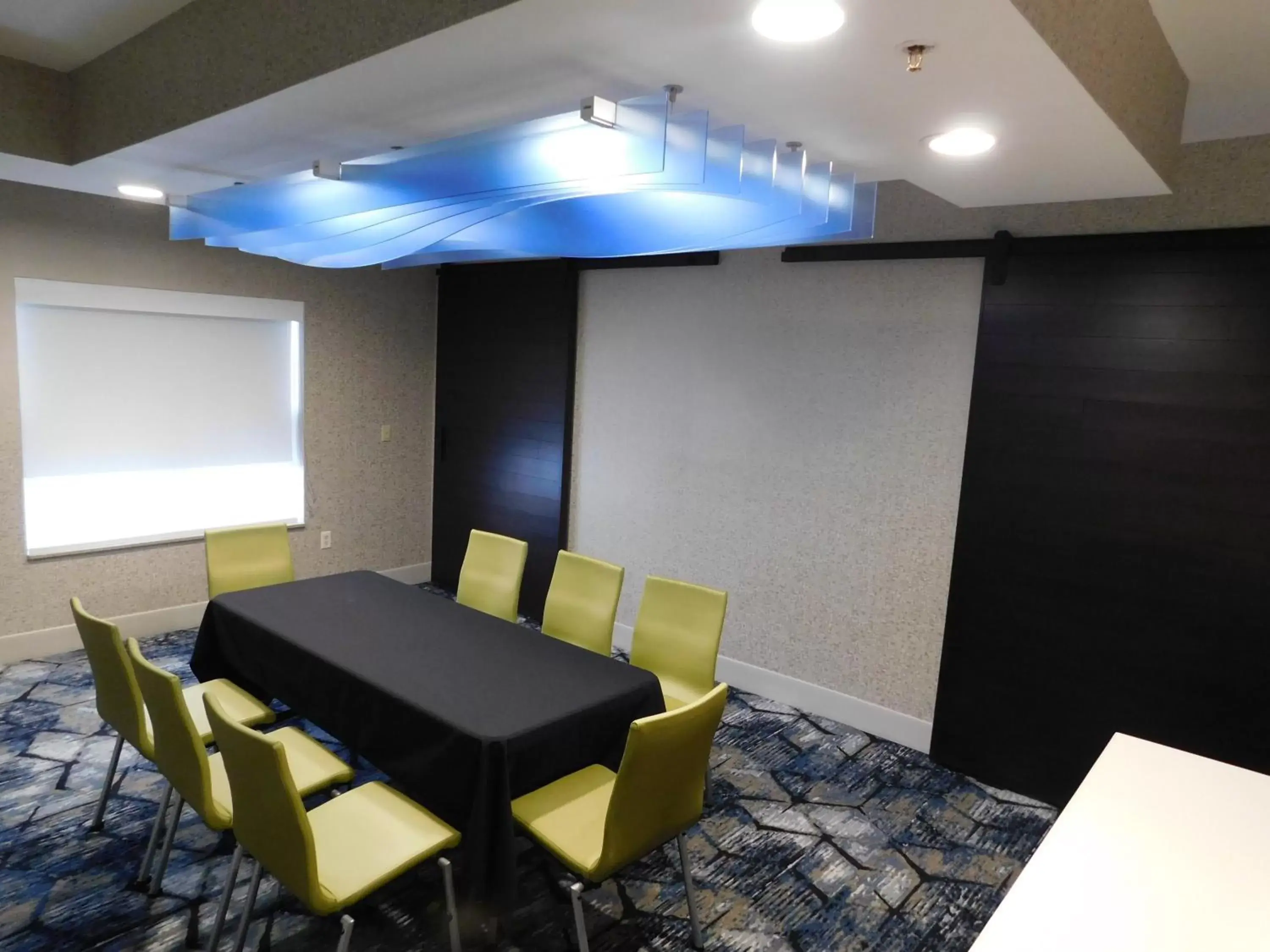 Meeting/conference room in Holiday Inn Express Hotel & Suites Southfield - Detroit, an IHG Hotel