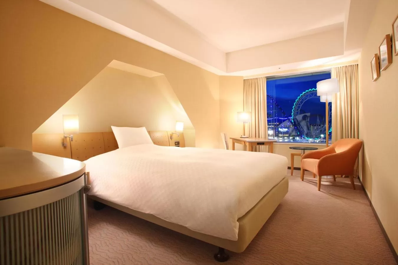 Photo of the whole room, Bed in Tokyo Dome Hotel