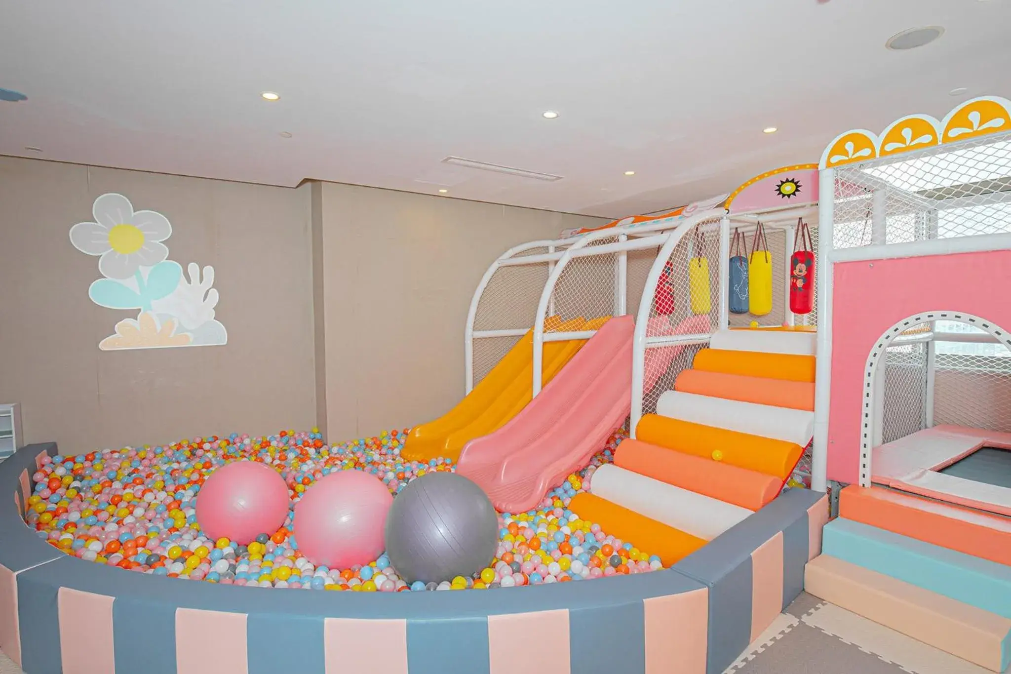 Fitness centre/facilities, Kid's Club in Crowne Plaza Zhenjiang, an IHG Hotel