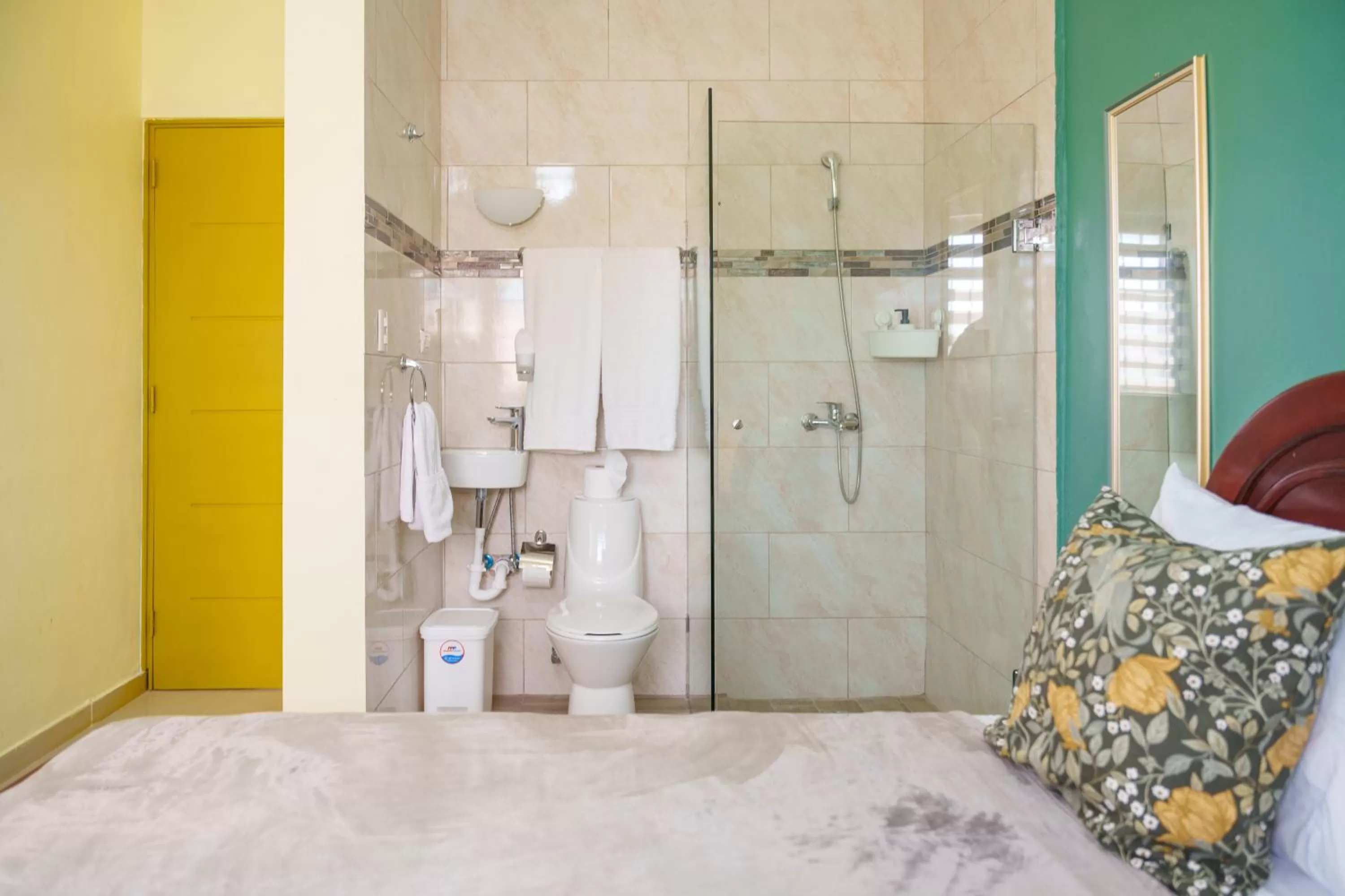 Shower in Hotel La Casona MC