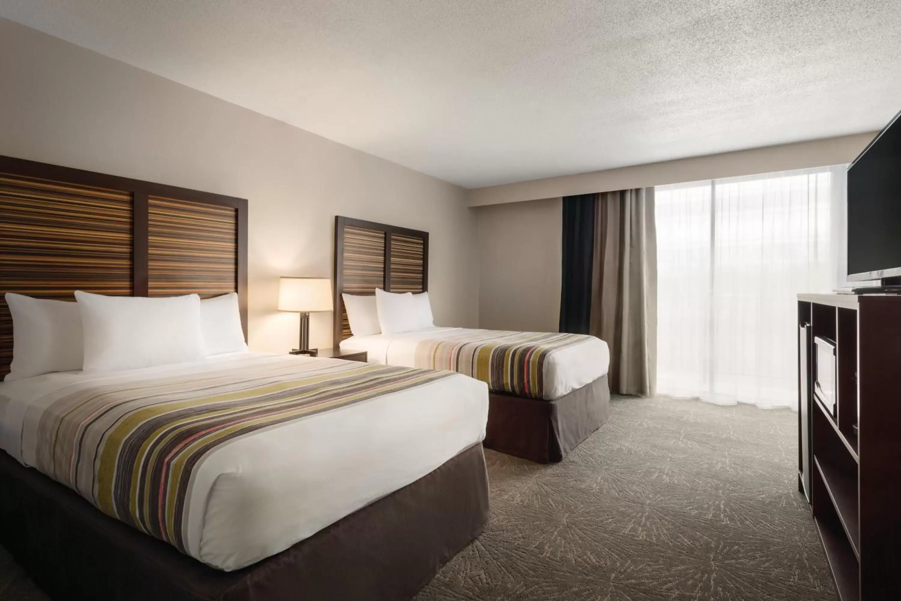 Bedroom, Bed in Country Inn & Suites by Radisson, Erlanger, KY