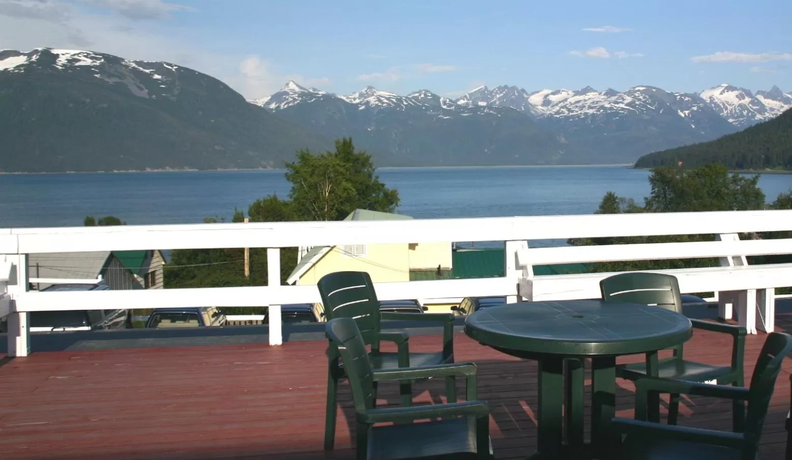 Patio in Captain's Choice Motel