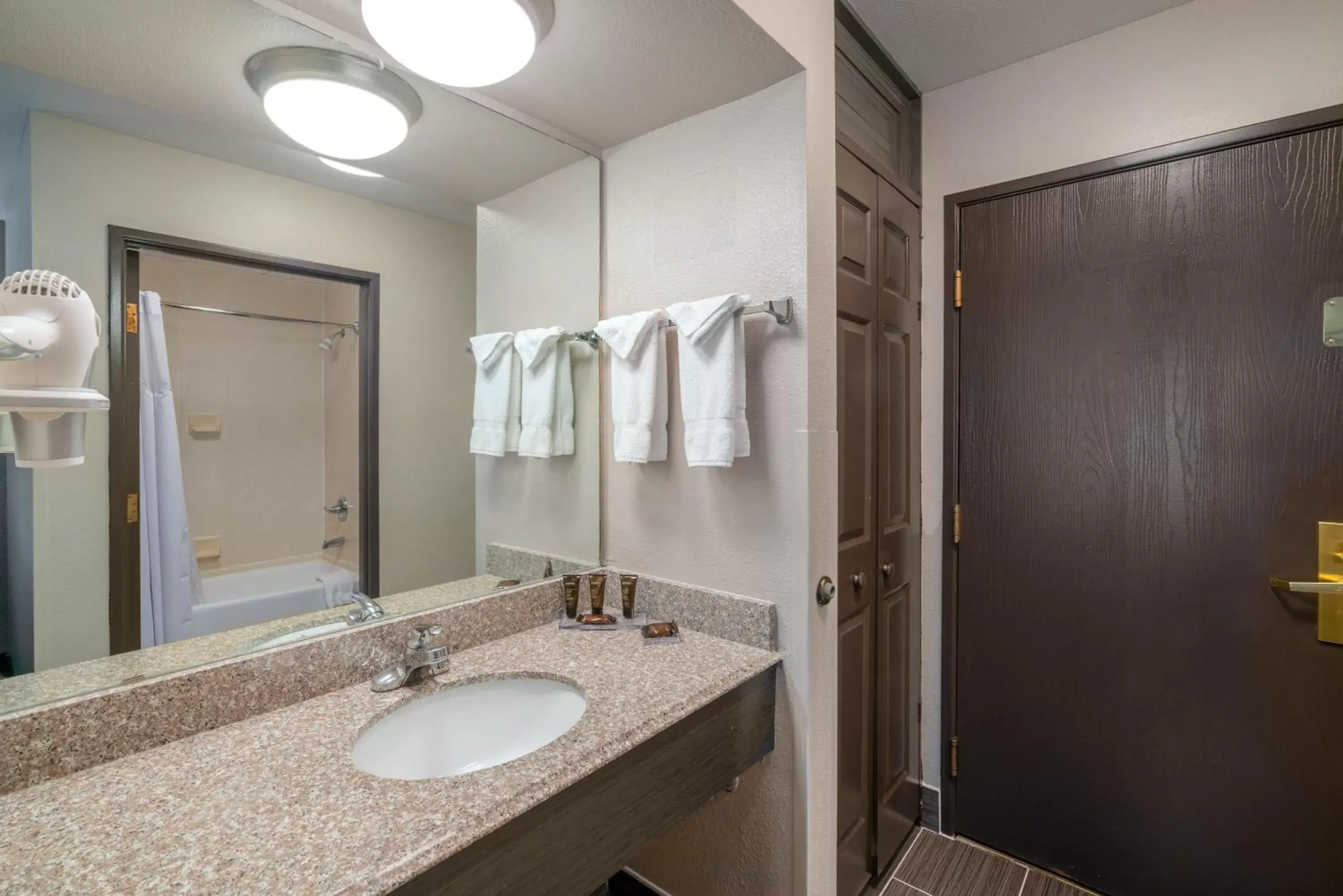 Bathroom in Wingate by Wyndham Memphis East