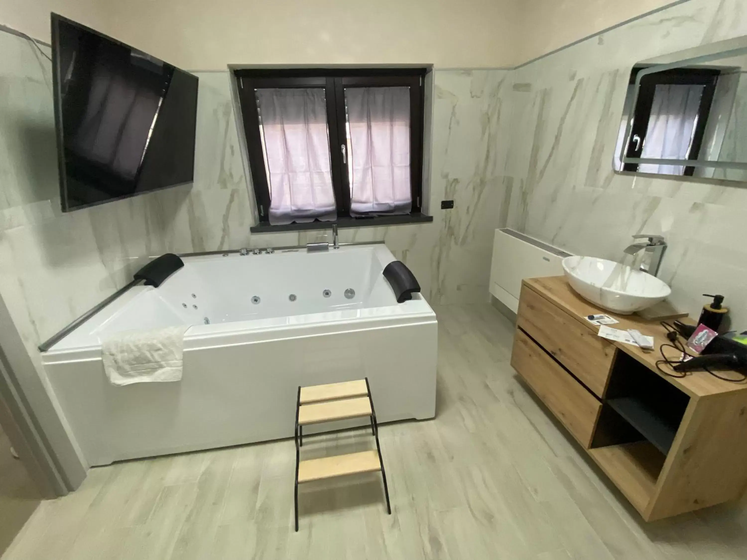 Hot Tub, Bathroom in B&B Il Sogno